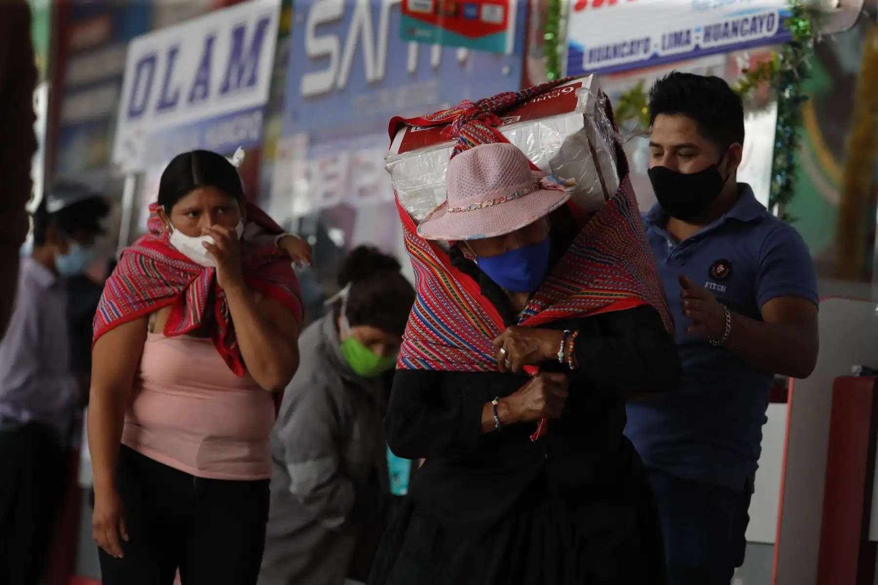 Esta es la situación que se registra en el terminal de Yerbateros tras el bloqueo de la Carretera Central.

Foto:ANDINA/Renato Pajuelo