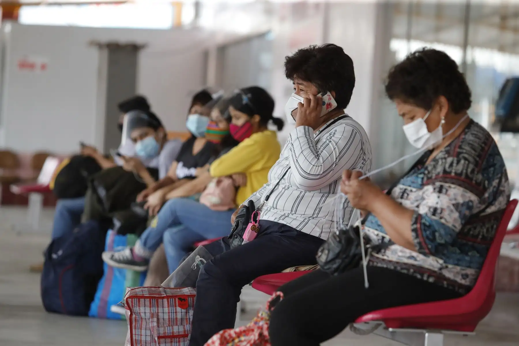 Esta es la situación que se registra en el terminal de Yerbateros tras el bloqueo de la Carretera Central.

Foto:ANDINA/Renato Pajuelo