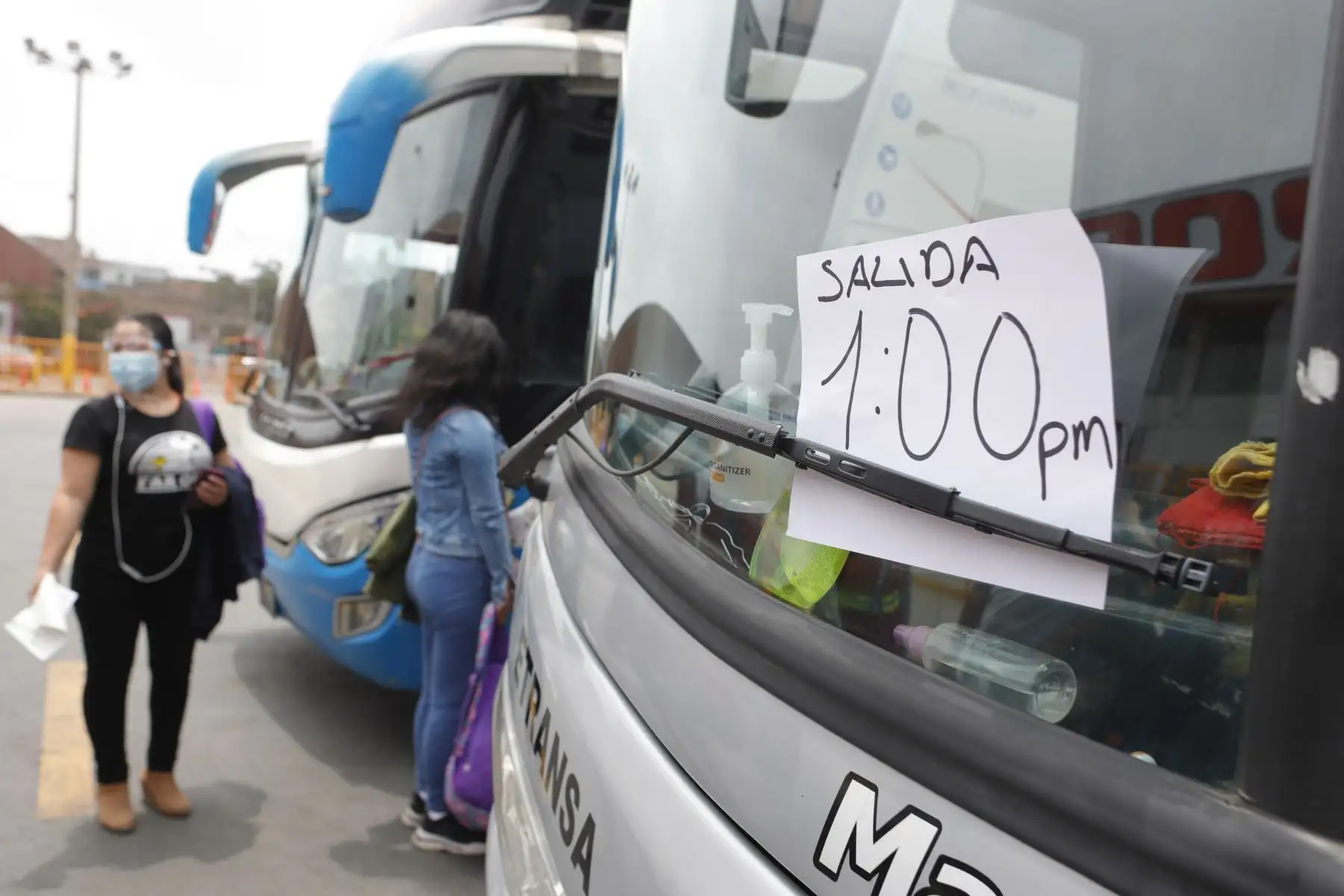 Esta es la situación que se registra en el terminal de Yerbateros tras el bloqueo de la Carretera Central.

Foto:ANDINA/Renato Pajuelo