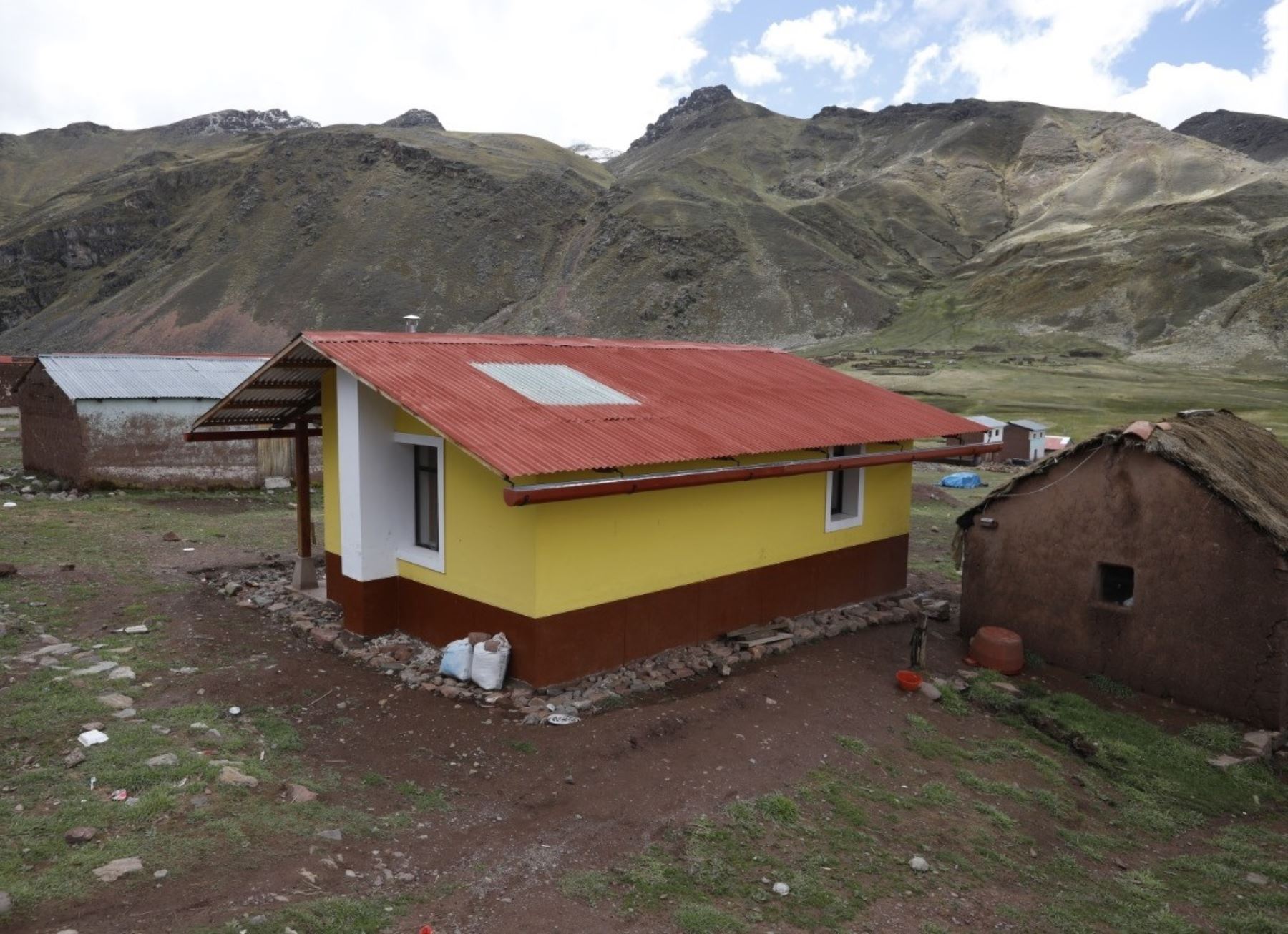 Más de 100 viviendas para enfrentar heladas se construirán en Ayacucho el 2021.