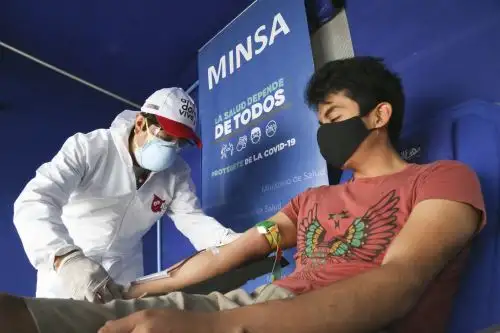 El director general de Donaciones, Trasplante y Bancos de Sangre, Juan Almeyda Alcántara, invocó a las personas a donar sangre por estas fiestas de fin de año. Foto: ANDINA/Minsa
