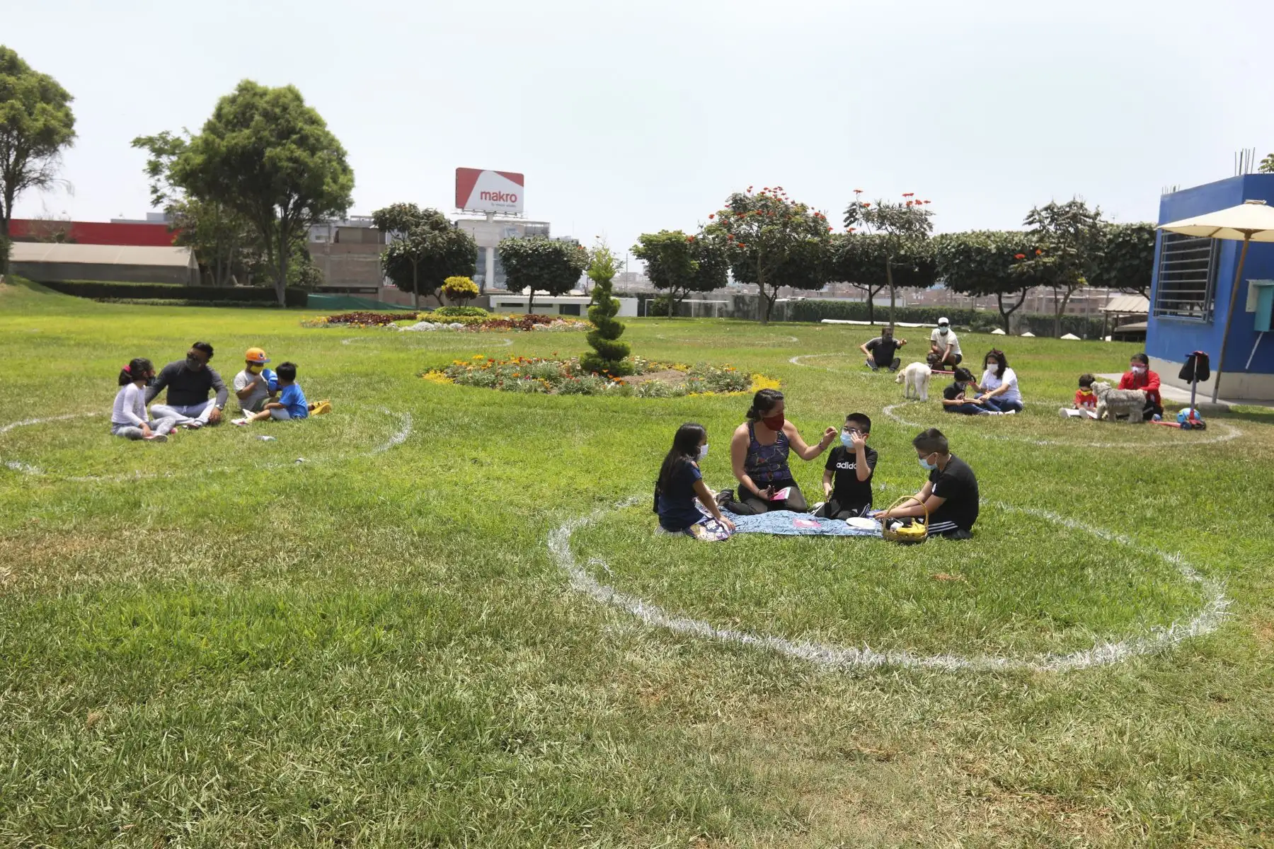 Para el viceministro de Salud Pública, las acciones deben dirigirse a vigilar los lugares en donde se registran los contagios, como los parques. Foto: INTERNET/Medios