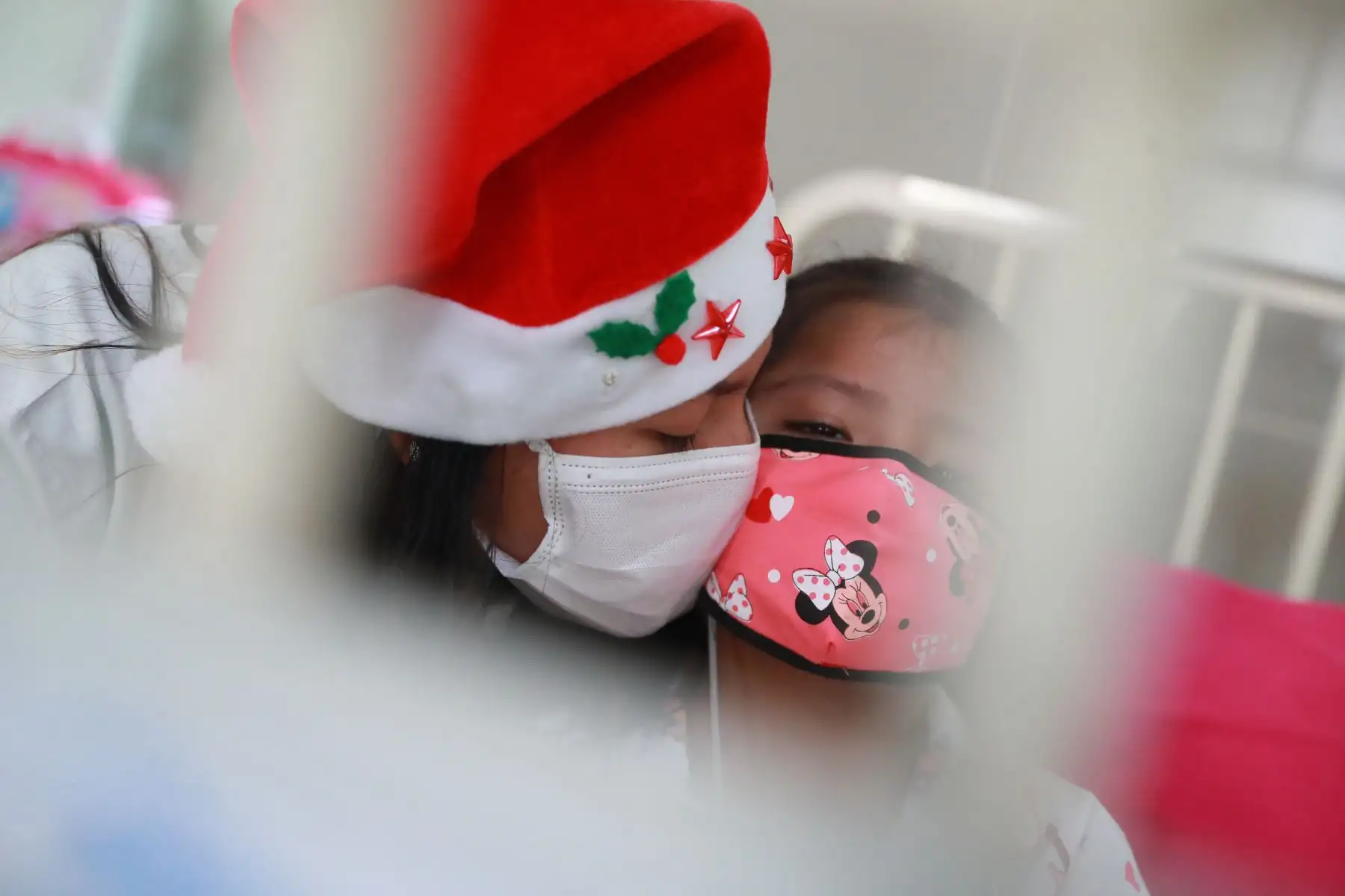 Médicos, enfermeras, padres de familia y personal del Instituto Nacional de Salud del Niño - Breña escenificaron la navidad para disfrute de los pequeños pacientes.

Foto: ANDINA/Carla Patiño