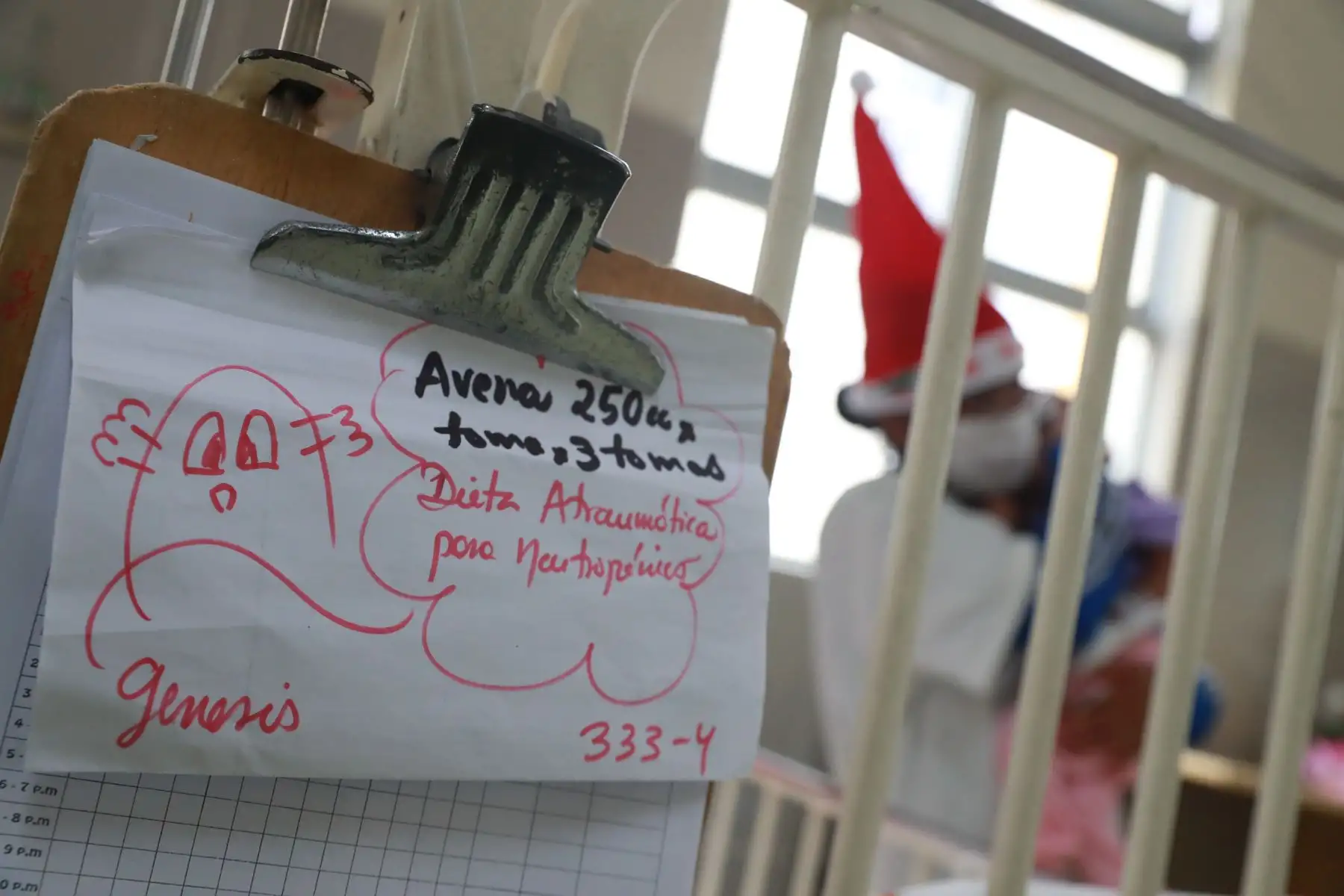 Médicos, enfermeras, padres de familia y personal del Instituto Nacional de Salud del Niño - Breña escenificaron la navidad para disfrute de los pequeños pacientes.

Foto: ANDINA/Carla Patiño