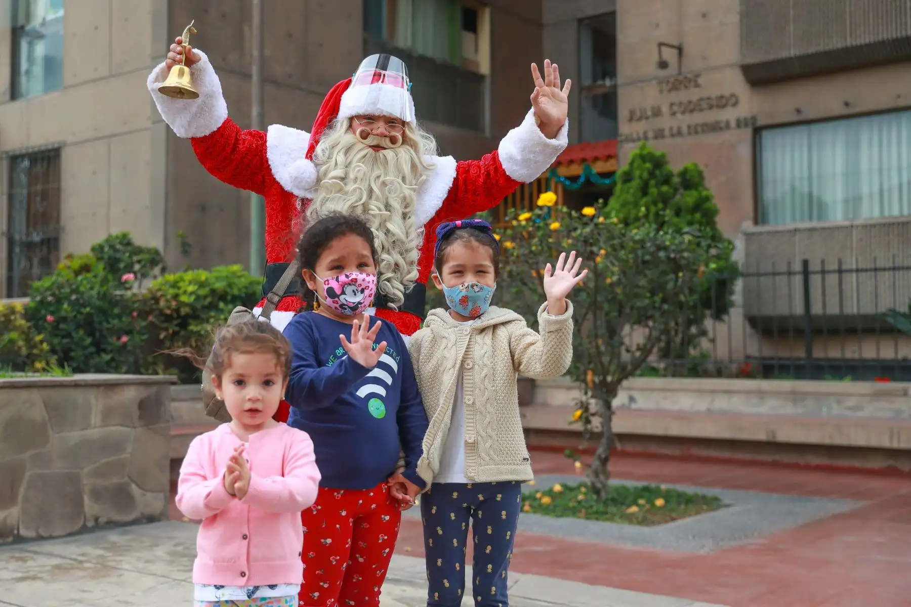 Paul Heinz Suarez Gamarra es el nombre del Papa Noel peruano que en tiempos de pandemia no pierde la ilusión en estas fechas festivas.
Foto: ANDINA/Carla Patiño Ramírez