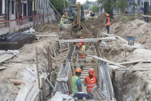 Con un financiamiento de 170 millones 633,800 soles por parte del Ministerio de Vivienda, Construcción y Saneamiento (MVCS), se ejecutan las obras de mejoramiento y ampliación del sistema de agua potable, saneamiento y tratamiento de aguas residuales de la ciudad de Nauta, en la provincia y departamento de Loreto. Foto: MTC