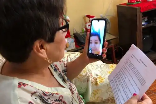Muchos adultos mayores no se encuentran familiarizados con las nuevas tecnologías y lógicamente la adaptación se hace mucho más compleja. Foto: ANDINA/EsSalud