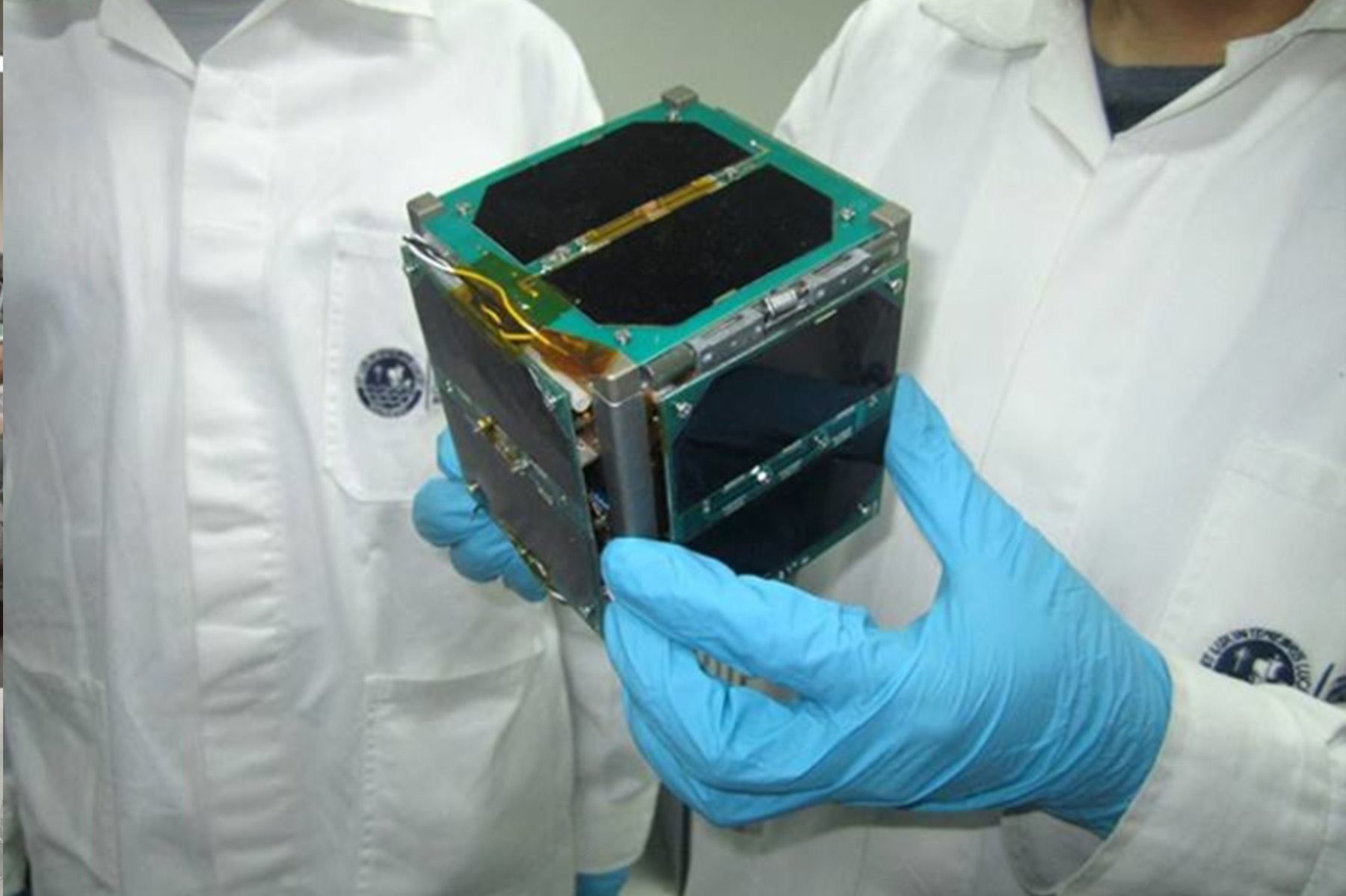 La principal innovación de este satélite es el método que emplea para mantenerse estable en el espacio. (Foto: PUCP referencial)