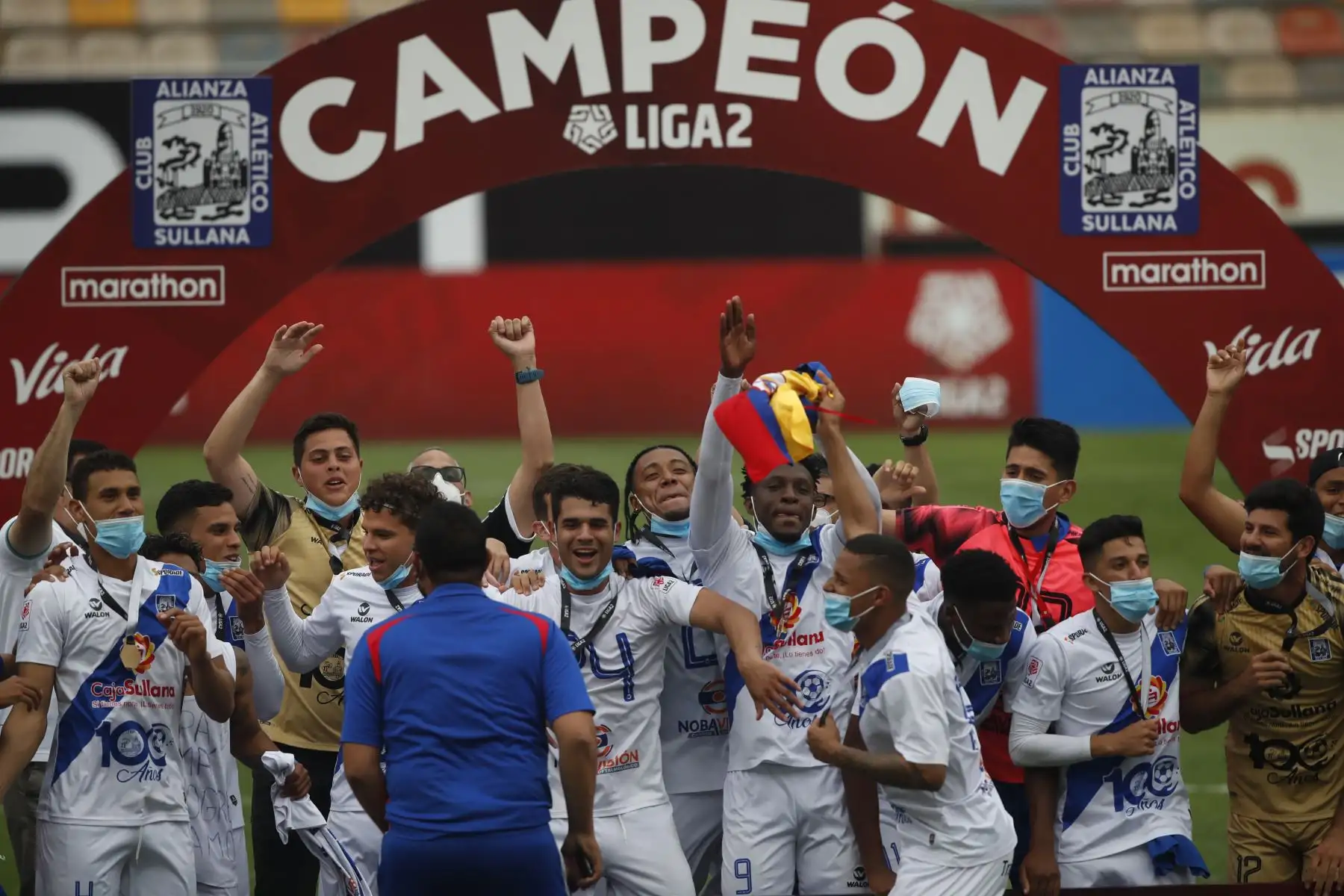 El Alianza Atlético de Sullana consolidó su retorno a la Primera División  tras derrotar 2-1 al Juan Aurich en la final de la Liga 2, que se jugó en el estadio Monumental de Ate y el cual se definió en tiempos suplementarios. Foto :ANDINA/ Liga 1 El Alianza Atlético de Sullana consolidó su retorno a la Primera División  tras derrotar 2-1 al Juan Aurich en la final de la Liga 2, que se jugó en el estadio Monumental de Ate y el cual se definió en tiempos suplementarios. Foto :ANDINA/ Liga 1