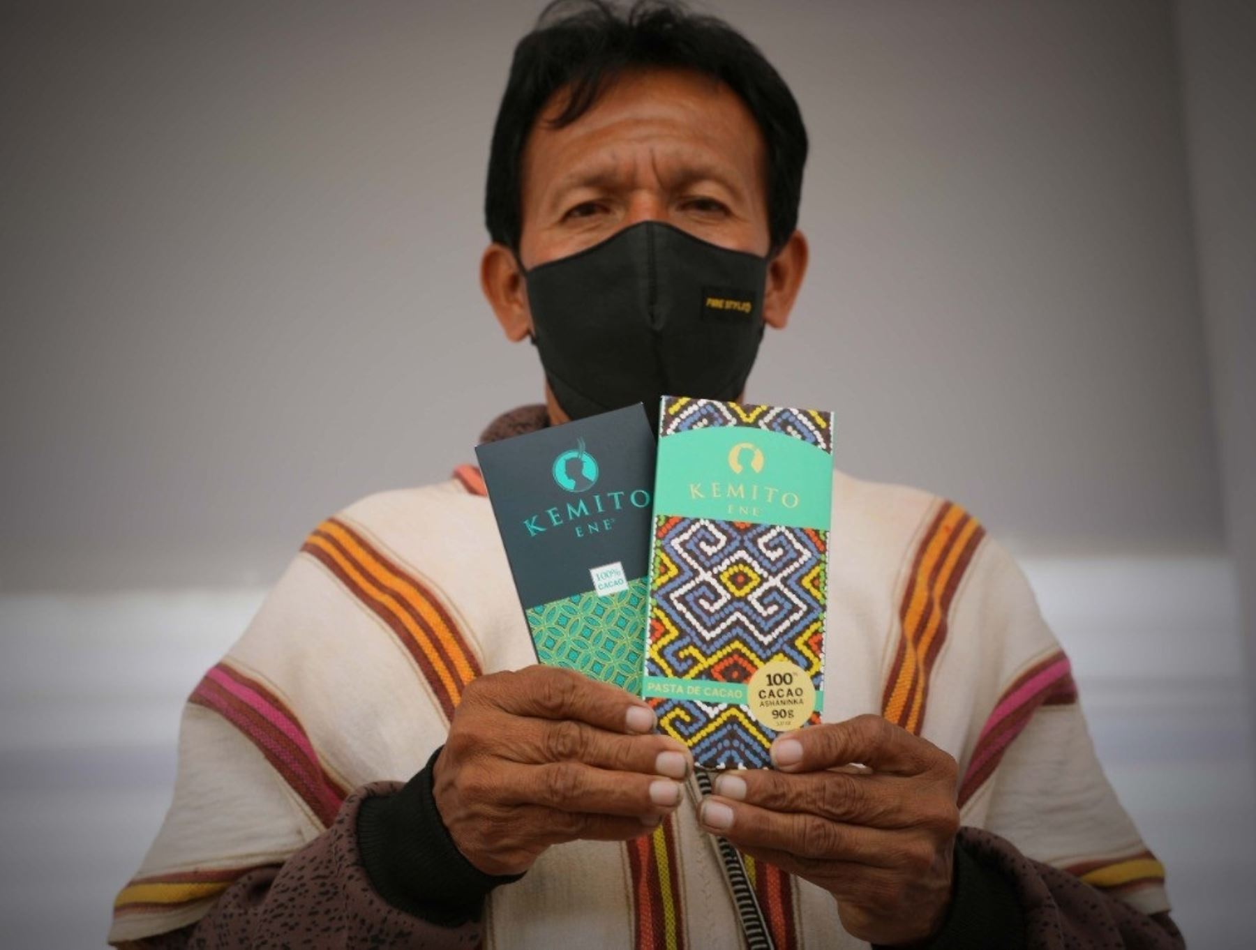 Las autoridades de salud de Junín otorgaron la certificación sanitaria a la planta procesadora de cacao de la Asociación Kemito-Ene, conformada por agricultores asháninkas de Satipo.Foto: ANDINA./Difusión