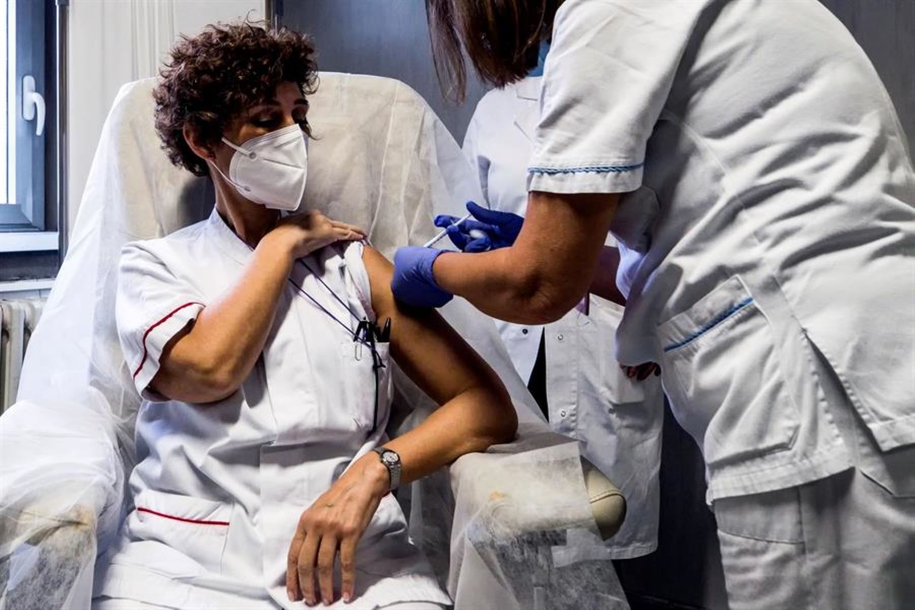 Italia suma 8.585 nuevos contagios por coronavirus y supera los 2 millones.