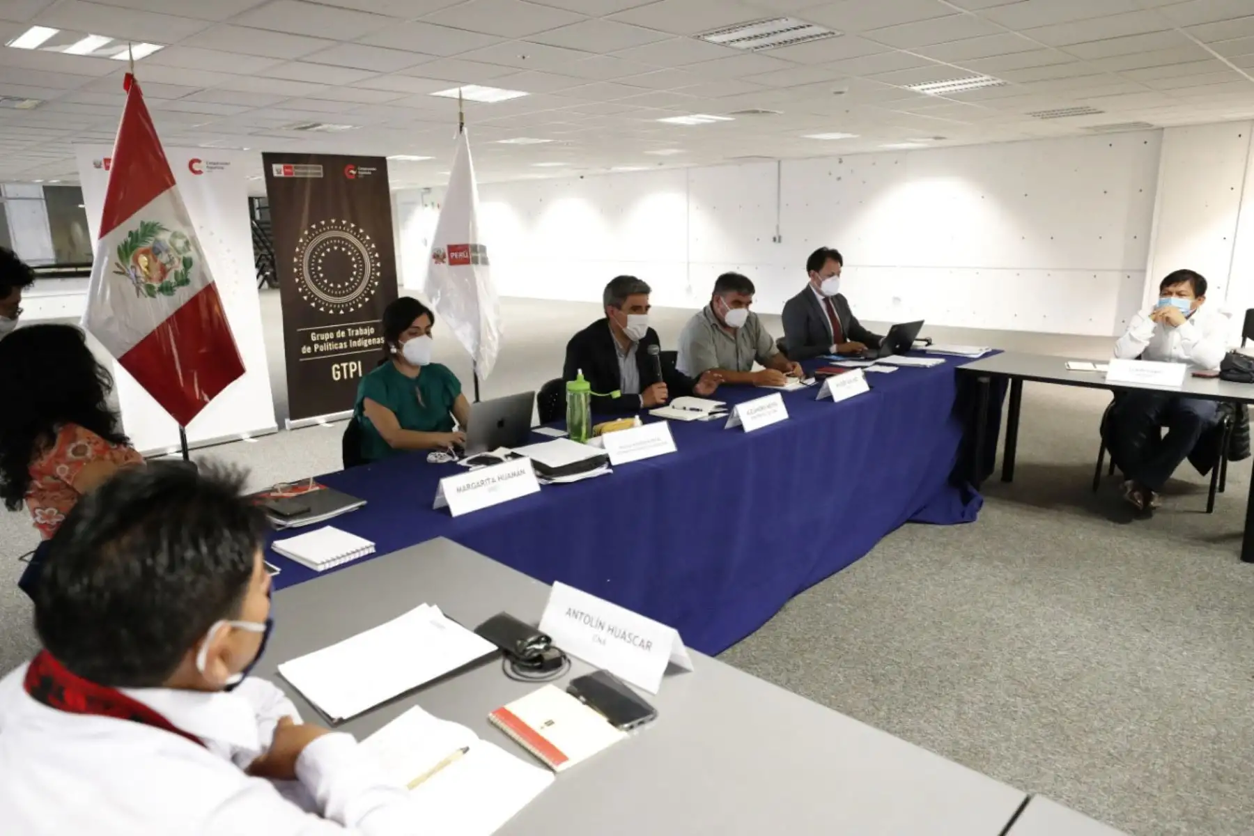 El ministro de Cultura, Alejandro Neyra,  clausura la 25° Sesión Ordinaria del Grupo de Trabajo de Políticas Indígenas - GTPI, agradeciendo la asistencia de todos los representantes de las 7 organizaciones indígenas.
Foto: Mincul