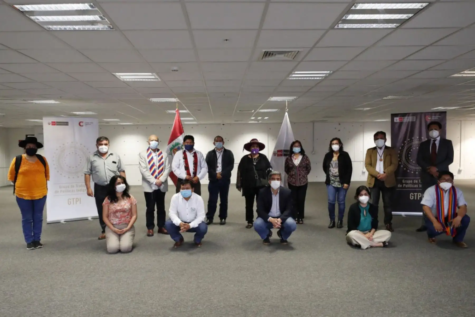 El ministro de Cultura, Alejandro Neyra,  clausura la 25° Sesión Ordinaria del Grupo de Trabajo de Políticas Indígenas - GTPI, agradeciendo la asistencia de todos los representantes de las 7 organizaciones indígenas.
Foto: Mincul