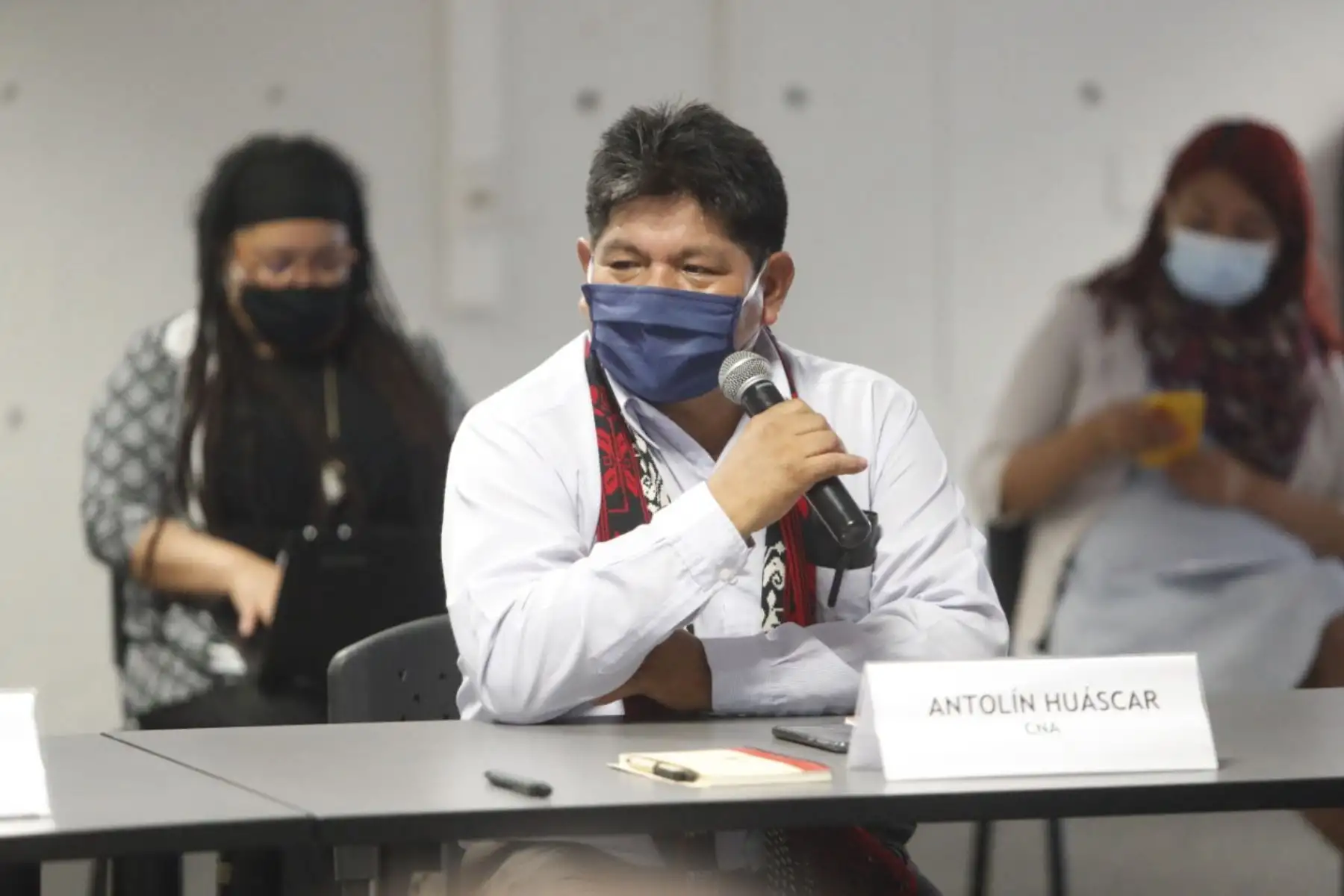 El ministro de Cultura, Alejandro Neyra,  clausura la 25° Sesión Ordinaria del Grupo de Trabajo de Políticas Indígenas - GTPI, agradeciendo la asistencia de todos los representantes de las 7 organizaciones indígenas.
Foto: Mincul