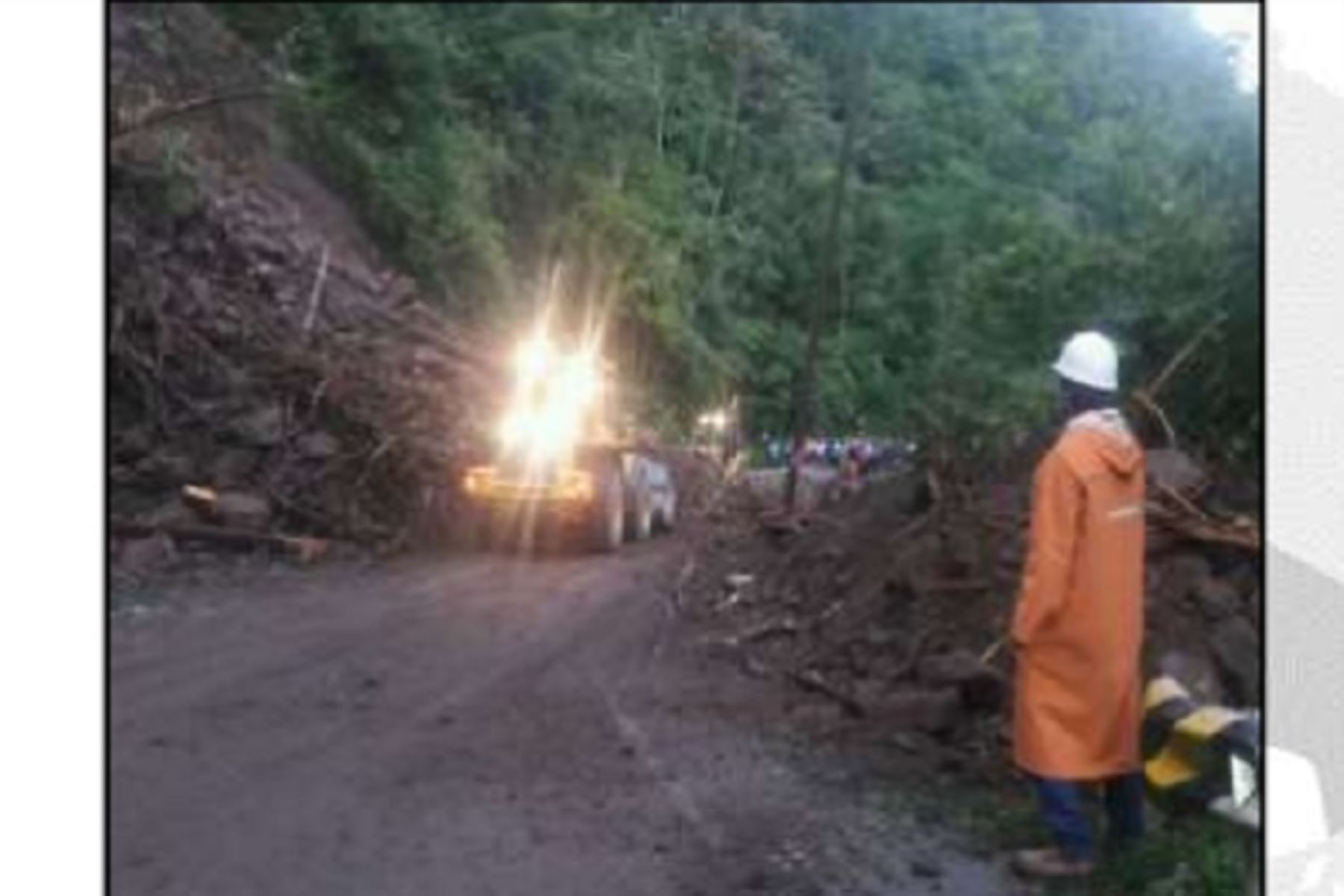 Los deslizamientos en varias vías de la provincia de Padre Abad, región Ucayali, ocurrieron entre la mañana y la noche de ayer.