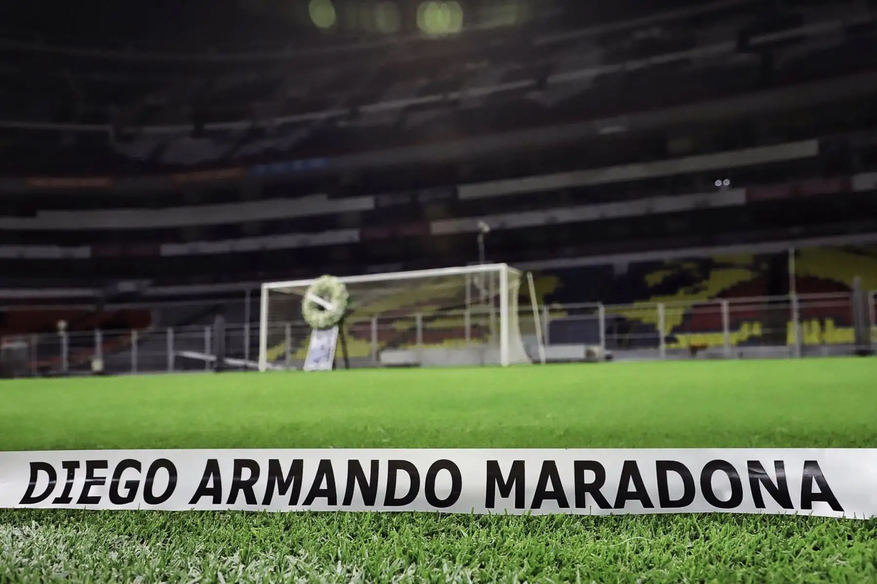El Estadio Azteca también se unió a los homenajes a Diego Armando Maradona. Foto: Twitter/ Estadio Azteca