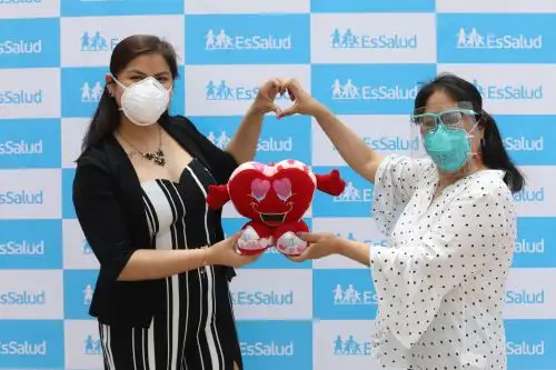 Jessica Nora Guerrero Huachio (45) y Emely Mendoza Pacheco (29), desde hace un año disfrutan de un nuevo corazón gracias al trasplante que realizaron especialistas de Incor. ANDINA/EsSalud