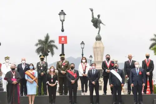 La histórica plaza de Armas de Trujillo fue testigo de la sesión solemne por la conmemoración de los 200 años de la independencia de Trujillo. Foto: Mincul