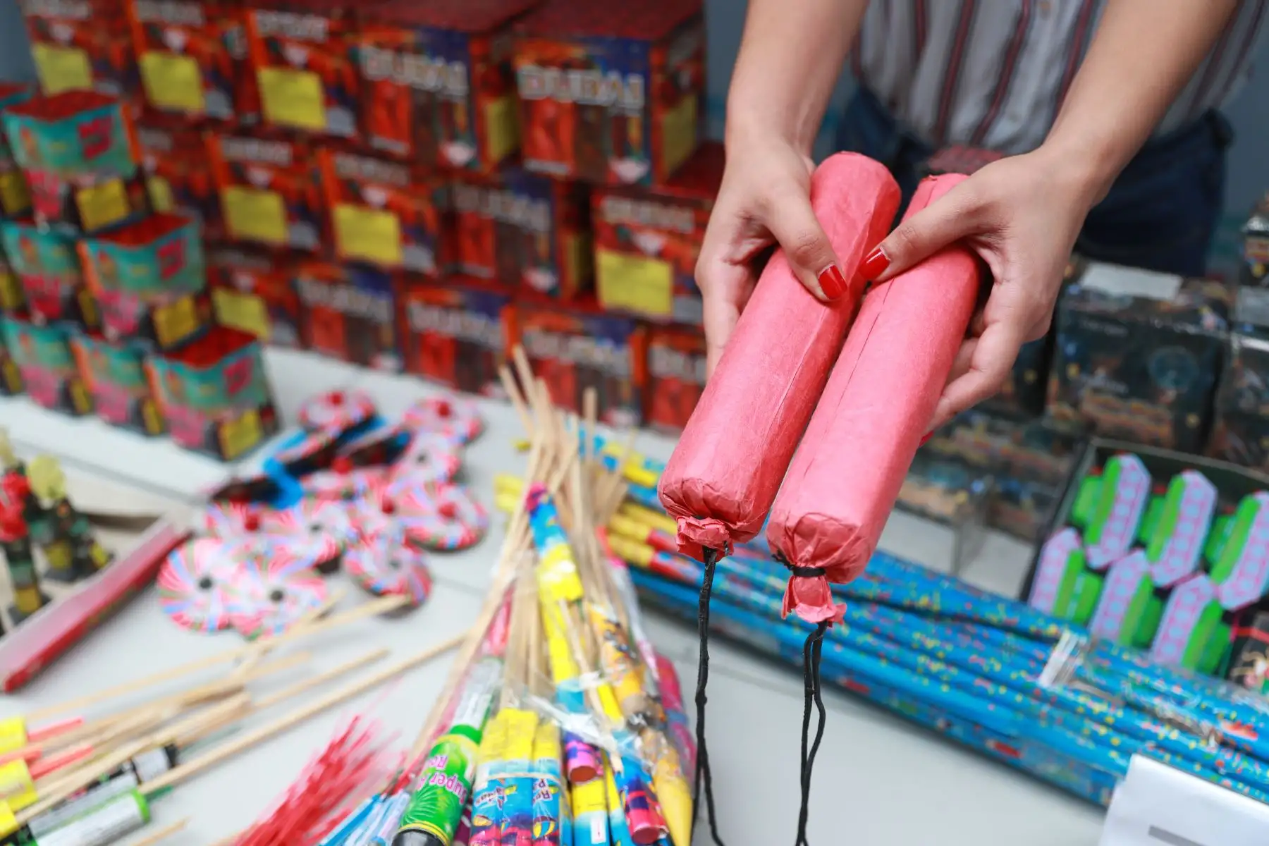 La Sucamec y  el Minam exhortan  a la ciudadanía a evitar el uso de artefactos pirotécnicos con motivo de las fiestas de fin de año, considerando que actualmente todos se encuentran prohibidos. Foto: ANDINA/ Carla Patiño