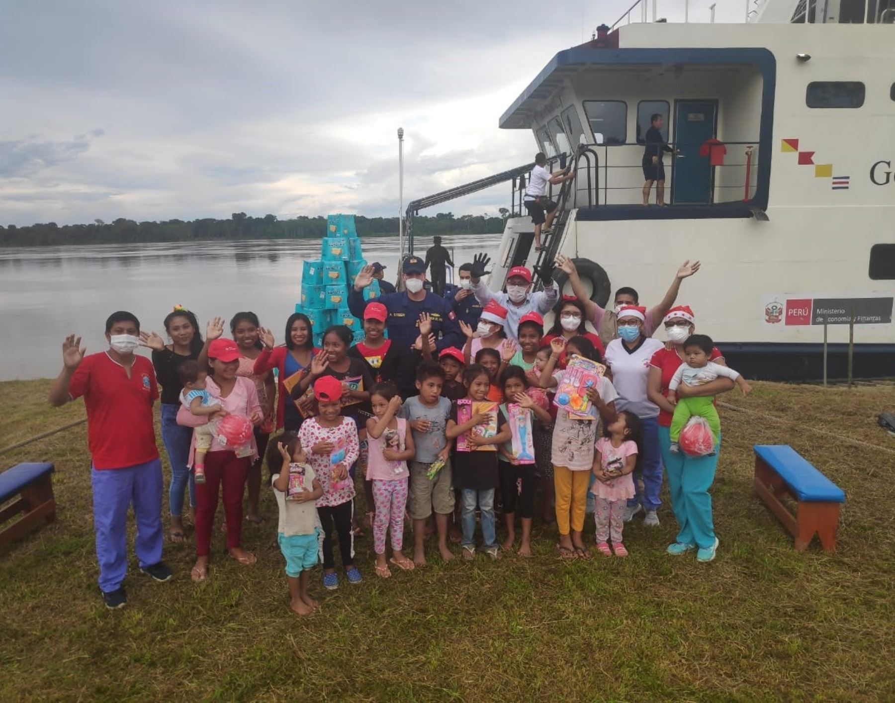 Banco de la Nación organizó chocolatadas y entregó regalos a niños de comunidades indígenas amazónicas por Navidad. ANDINA/Difusión