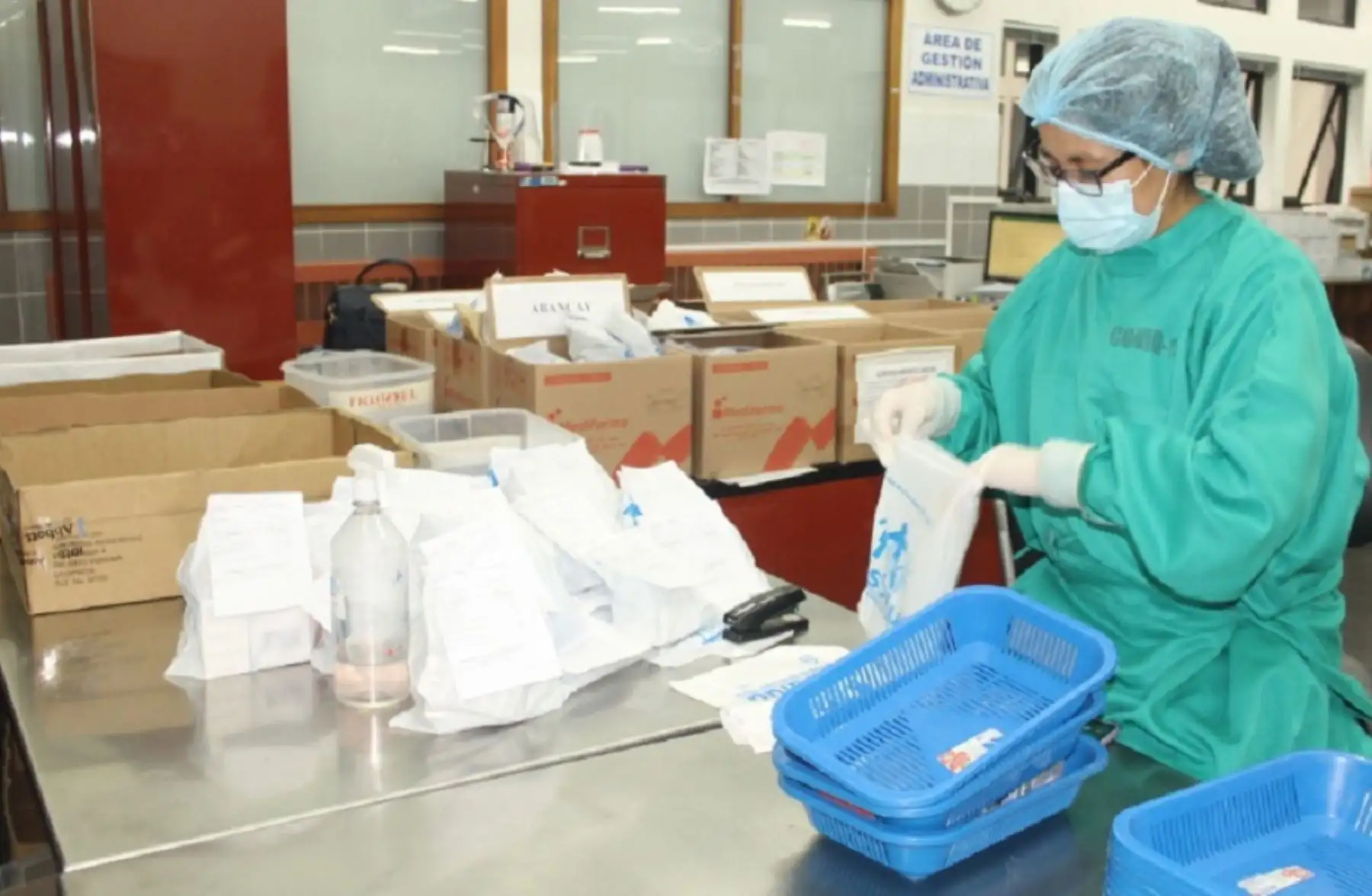 Farma Móvil es una novedosa modalidad que permite a los asegurados y derechohabientes recibir sus medicinas sin la necesidad de acudir a un establecimiento de Salud a fin de evitar los riesgos de contagio del coronavirus. Foto: EsSalud