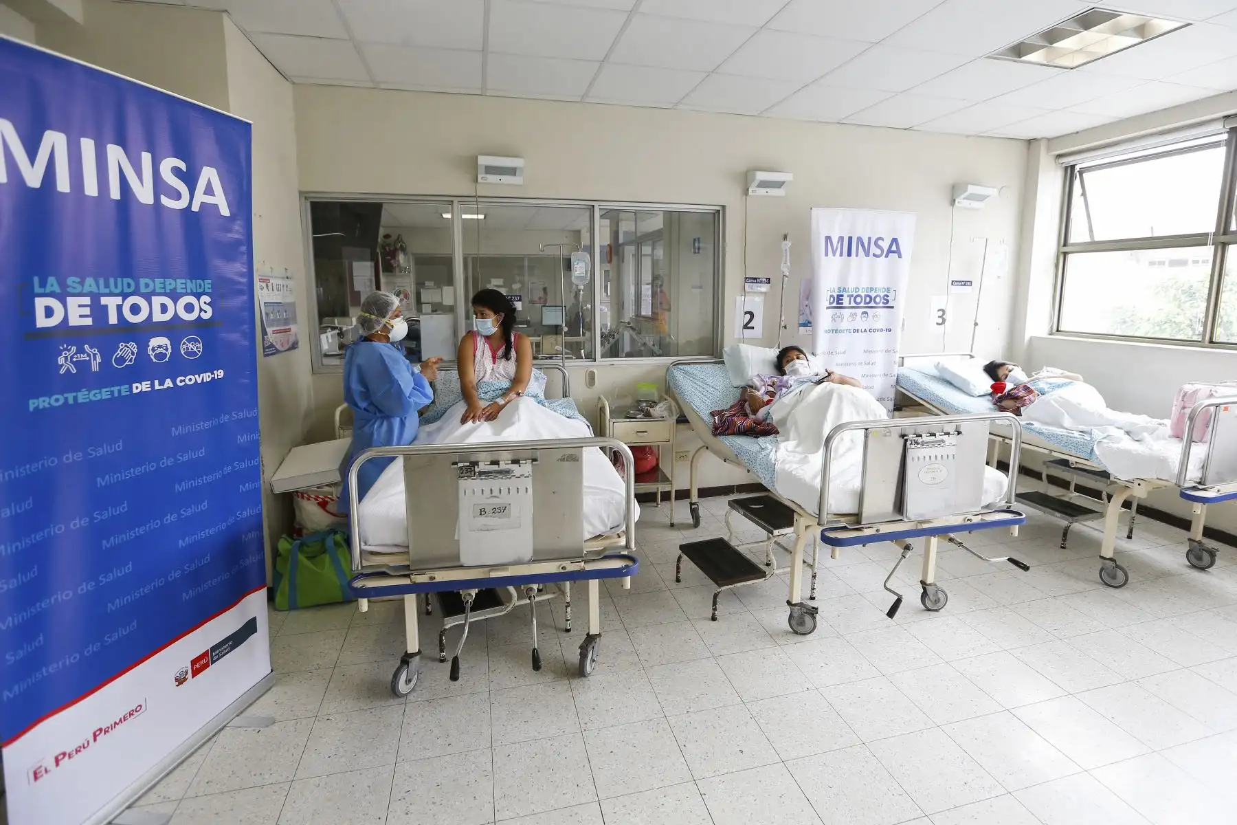 Presentan a los primeros bebés del 2021 en el Instituto Nacional Materno Perinatal. Foto: Minsa