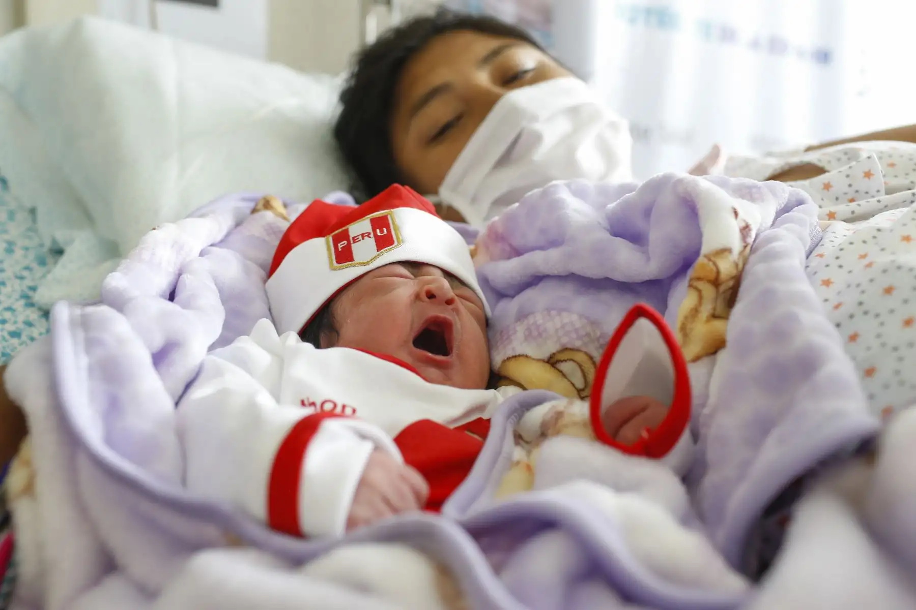 Presentan a los primeros bebés del 2021 en el Instituto Nacional Materno Perinatal. Foto: Minsa