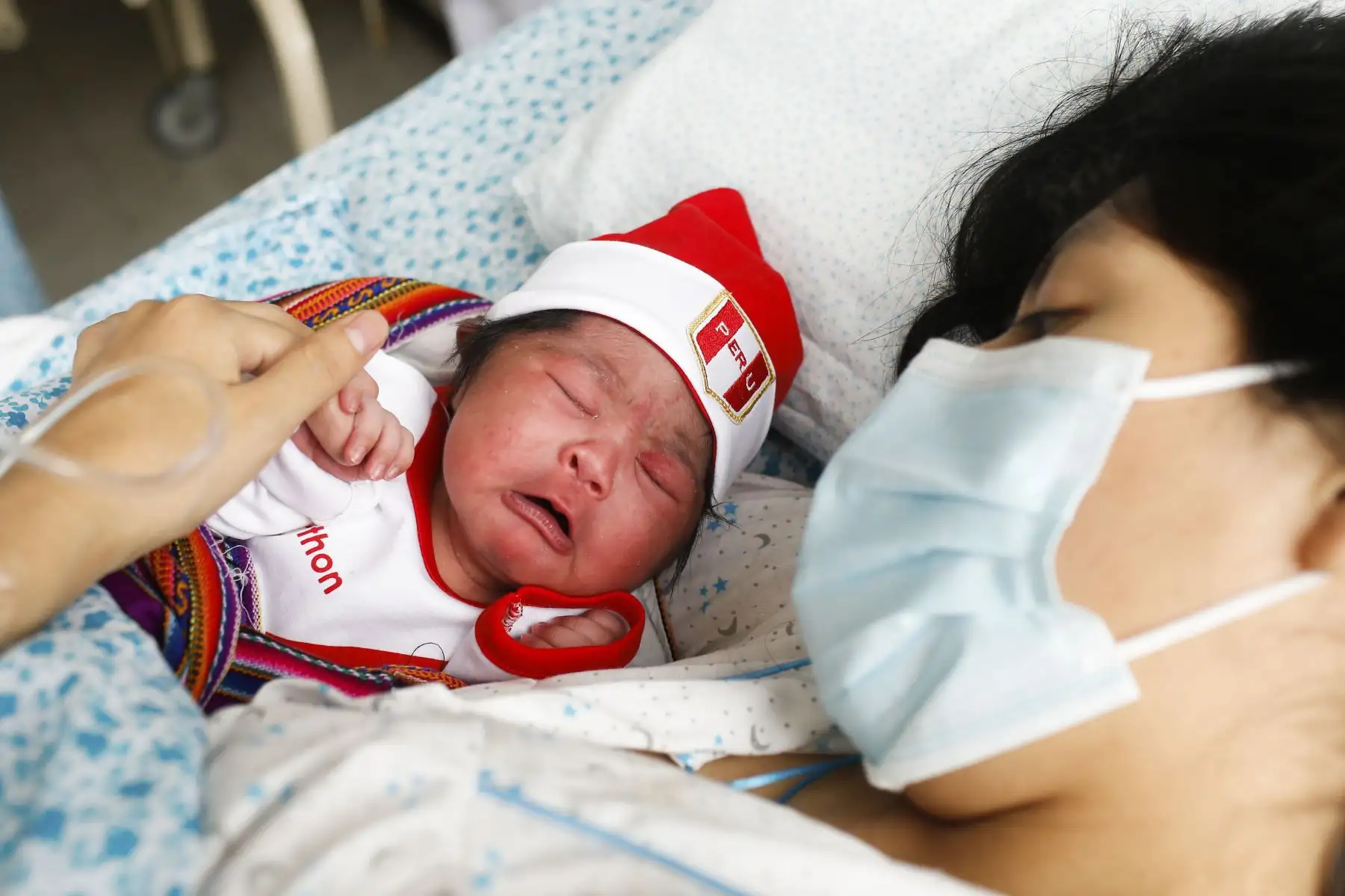 Presentan a los primeros bebés del 2021 en el Instituto Nacional Materno Perinatal. Foto: Minsa