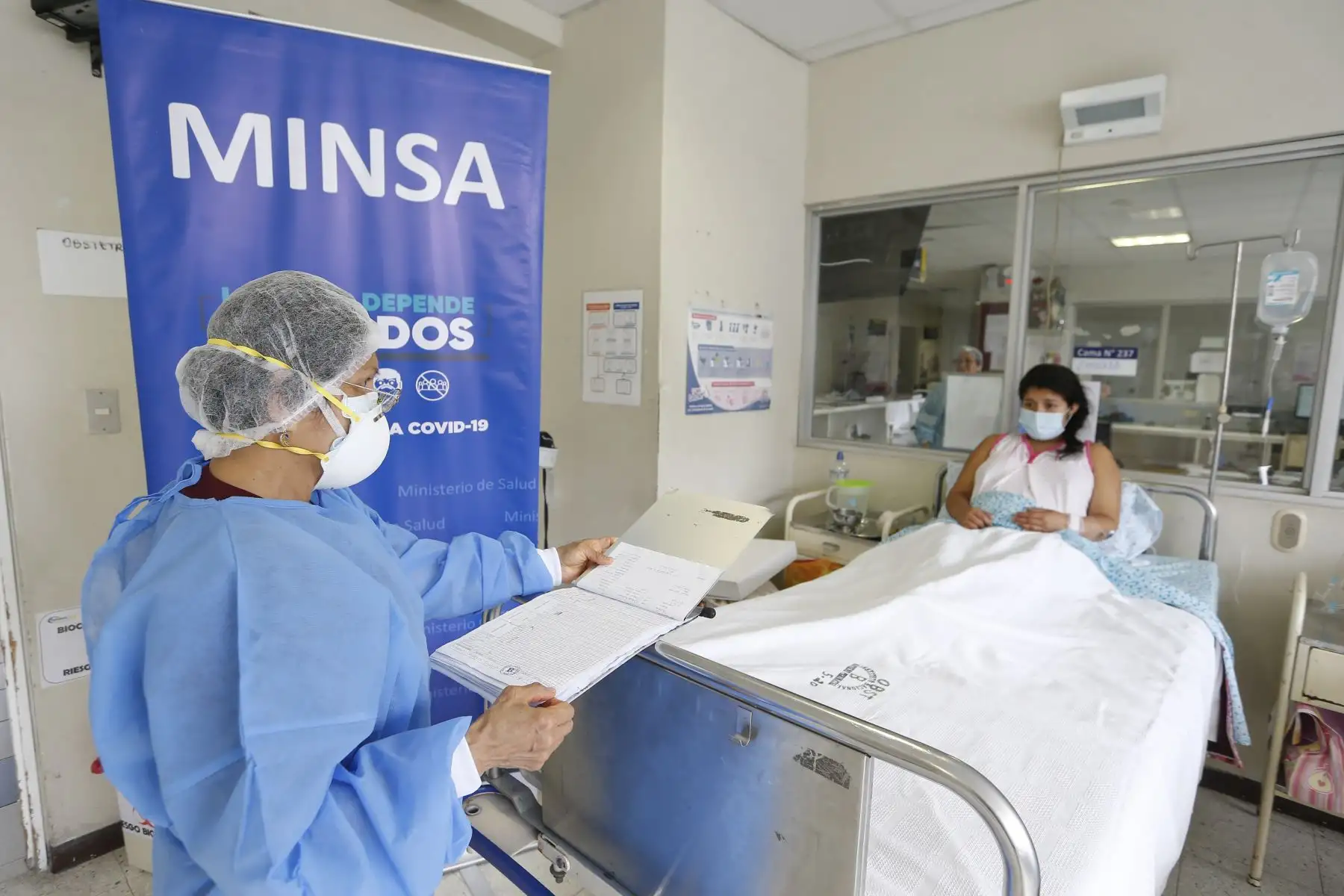 Presentan a los primeros bebés del 2021 en el Instituto Nacional Materno Perinatal. Foto: Minsa
