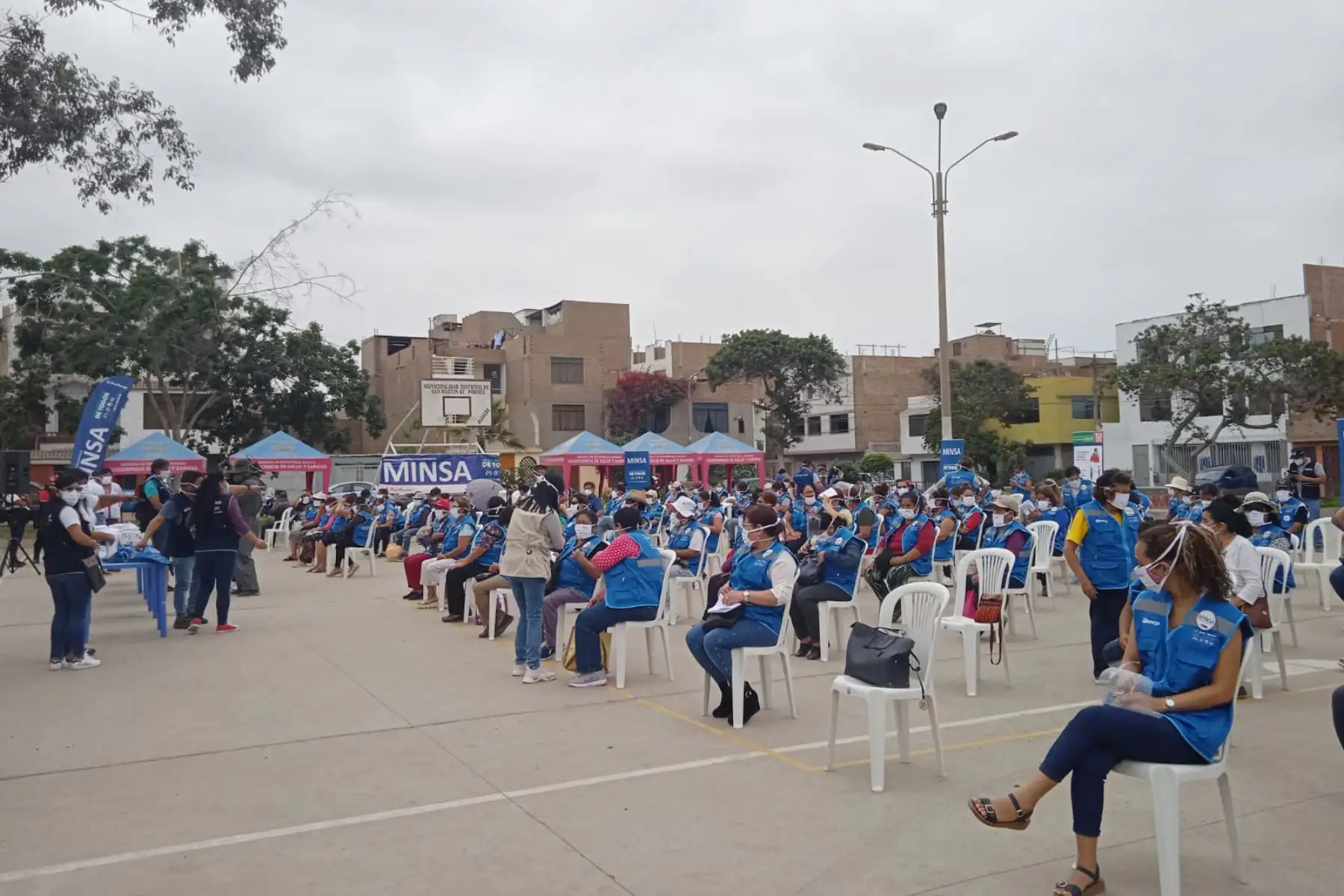 Ministerio de Salud entrega pulsioxímetros y equipos de protección a 46 Comités Comunitarios Anti covid-19 en San Martín de Porres y Los Olivos, como parte de las acciones del sector frente al riesgo de una segunda ola de contagios.
Foto:ANDINA/Minsa