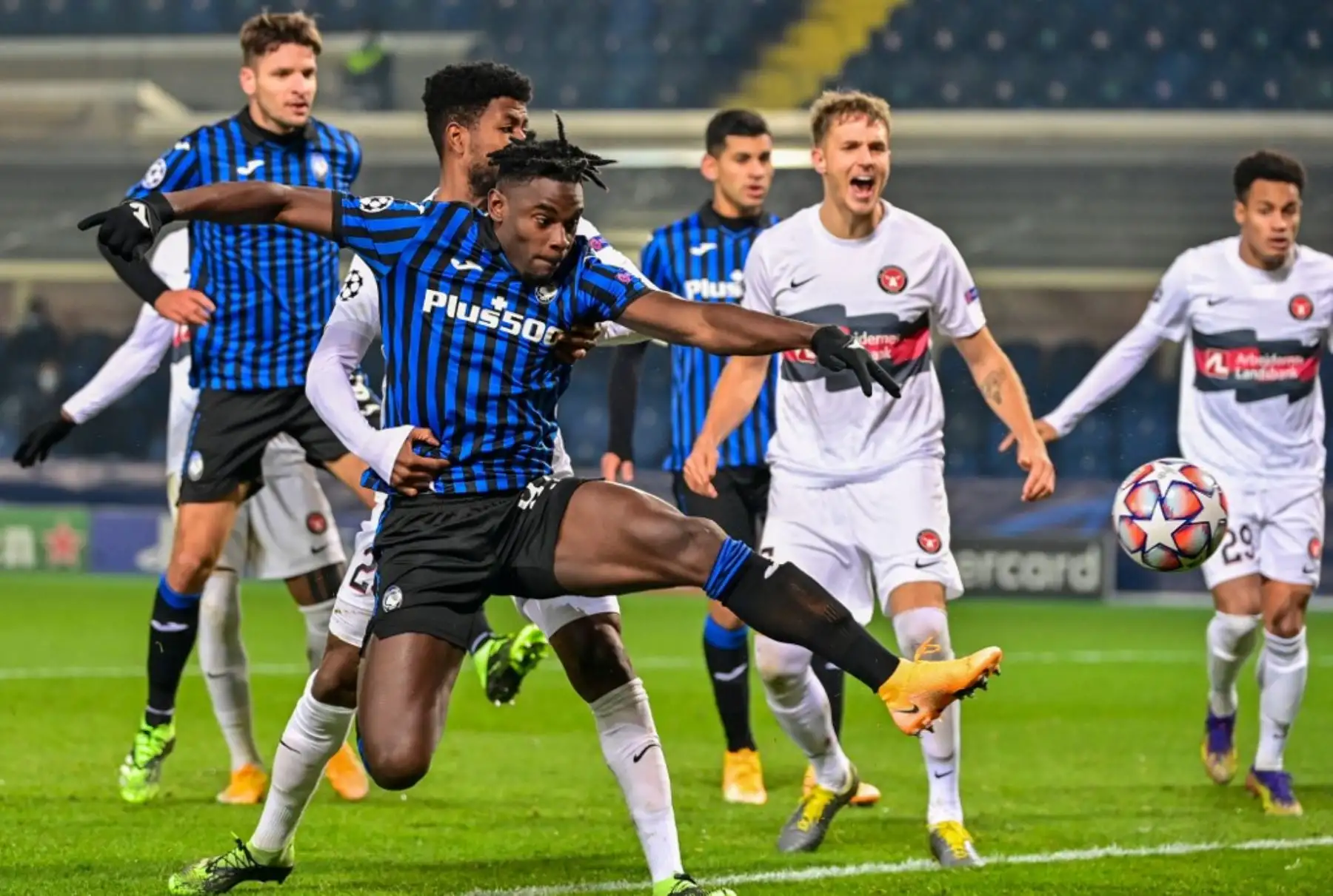 Duván Zapata y Muriel animan el festival de goles del Atalanta