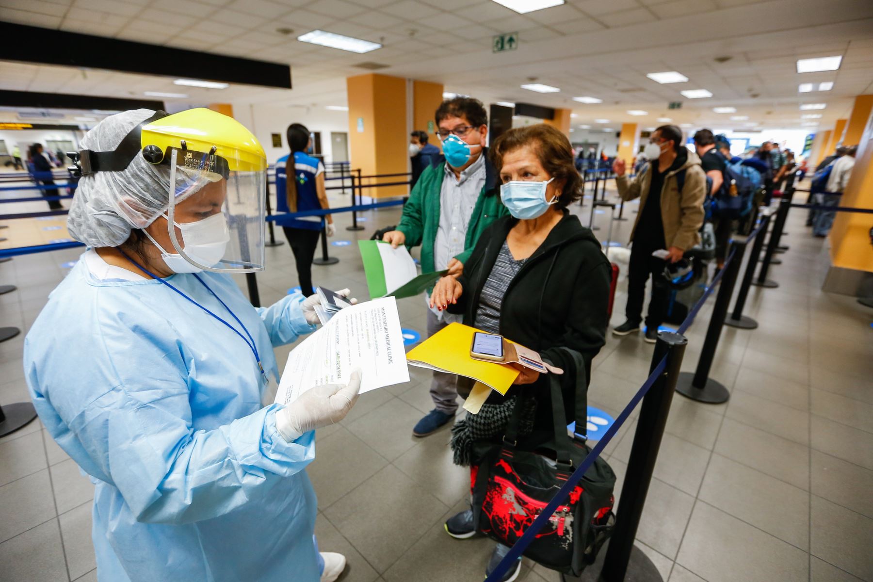 Control sanitario en el Aeropuerto Internacional Jorge Chávez, Lima. Foto: ANDINA/difusión.