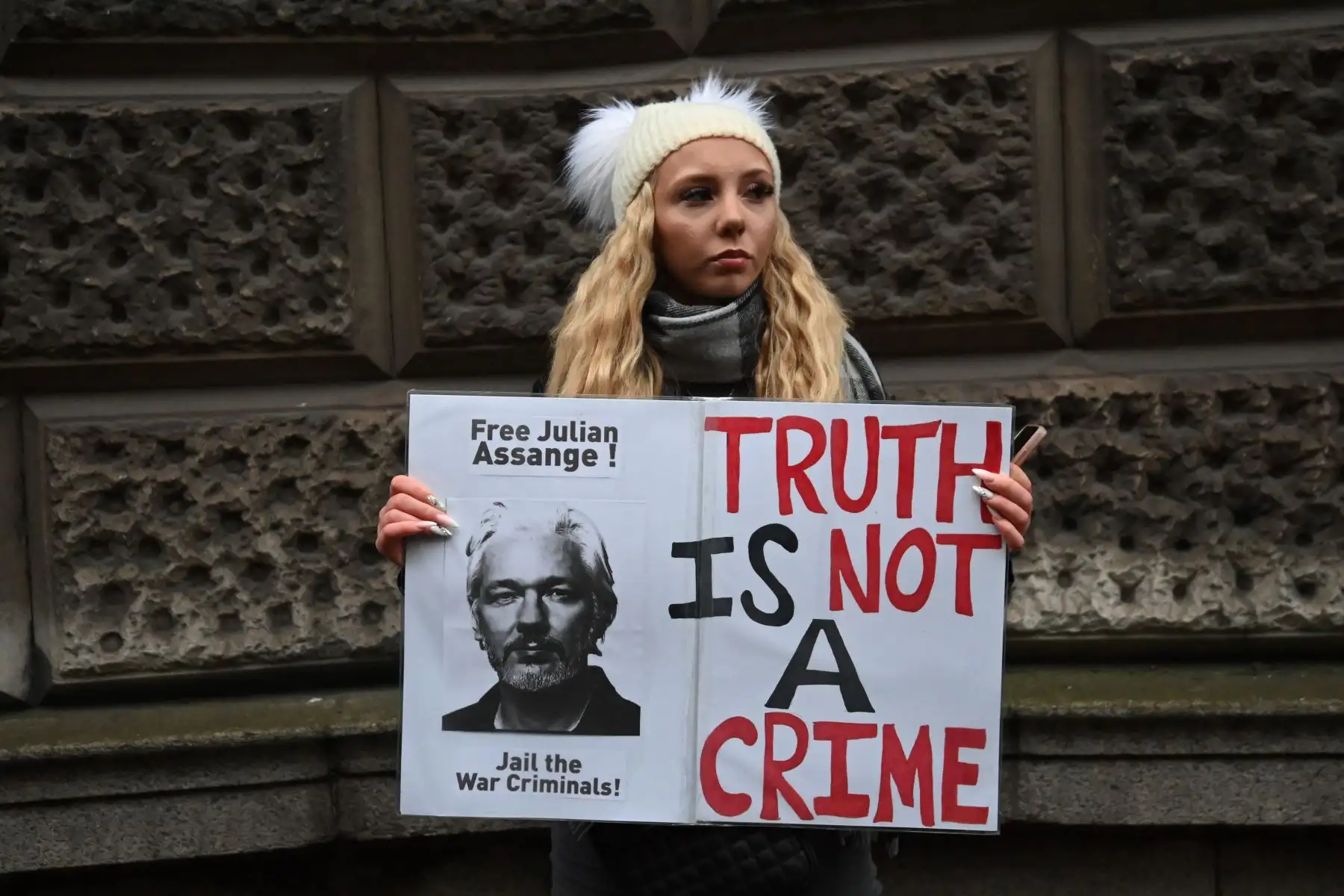 "Continuaremos buscando la extradición del señor Assange a Estados Unidos", siguió el departamento. Foto: AFP