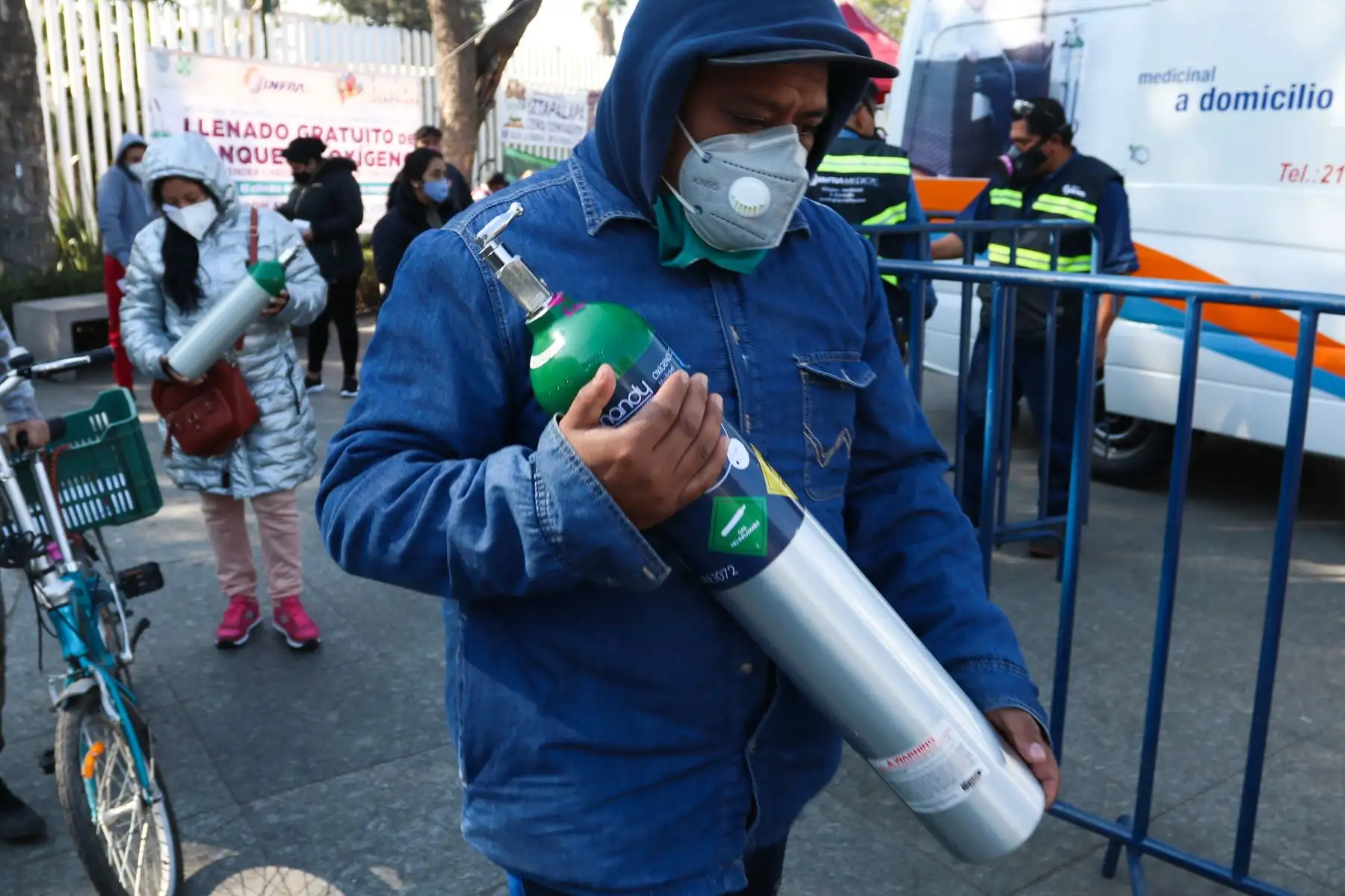 La capital mexicana representa el 23 % de los casos de covid-19 registrados en el país desde el inicio de la pandemia, con más de 337,000 contagiados y 22,000 muertos. Foto: EFE