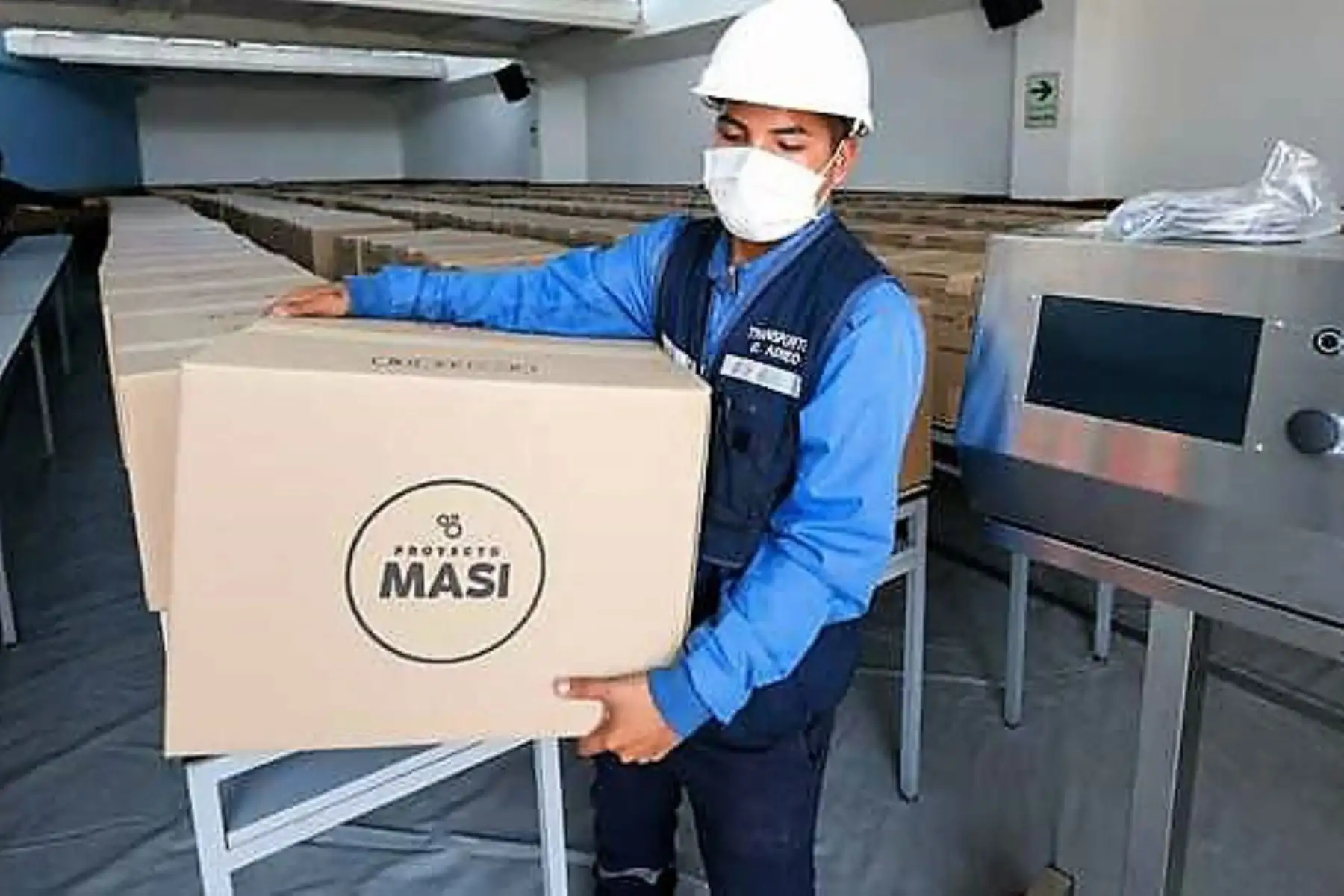 El Ministerio de Salud recibió un lote de equipos de ventilación mecánica donados por la Pontificia Universidad Católica del Perú (PUCP). Foto: ANDINA/Difusión.