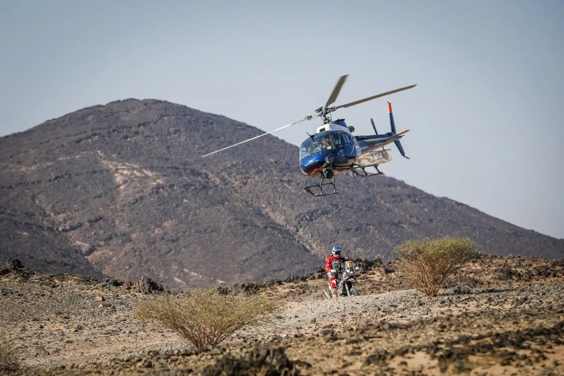 Oriol Mena de España, KTM, FN Speed ​​- Rieju Team, en acción durante la 4a etapa del Dakar 2021 entre Wadi Al Dawasir y Riyadh, en Arabia Saudita.Foto: EFE