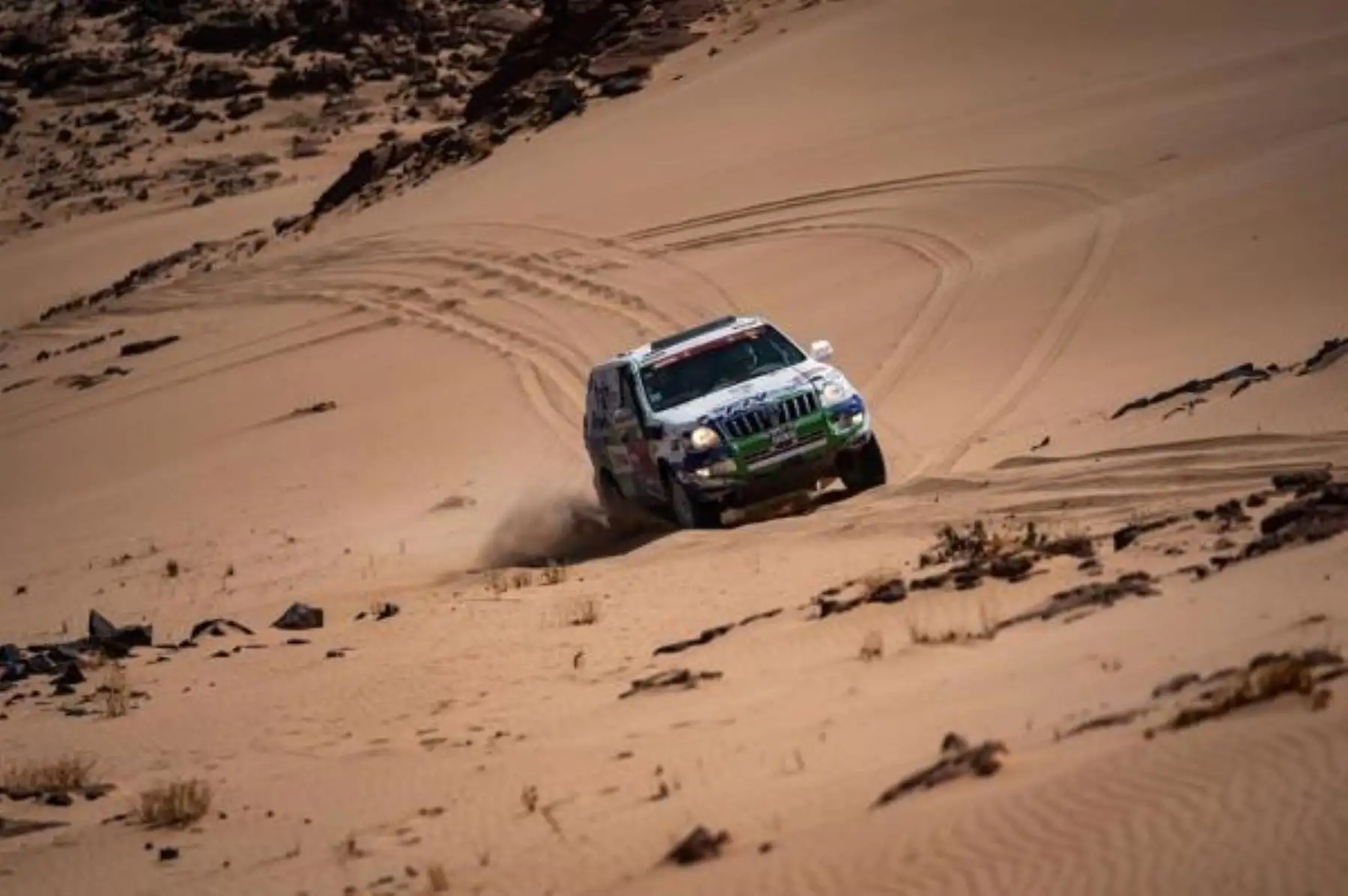 El español Joan Font compite en la tercera etapa del Rally Dakar entre Jeddah y Bisha, Arabia Saudí. Foto: EFE