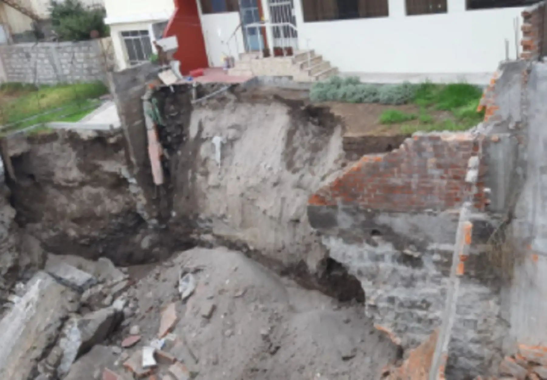 Ministerio de Desarrollo Agrario y Riego (Midagri) insta a municipio de Paucarpata descolmatar cauce afectado por huaico. Foto: Autoridad Nacional del Agua