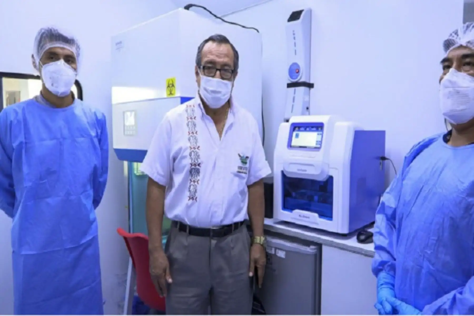 El laboratorio móvil del Instituto Nacional de Salud procesa 200 muestras cada ocho horas en la región Madre de Dios. Foto: ANDINA/Difusión