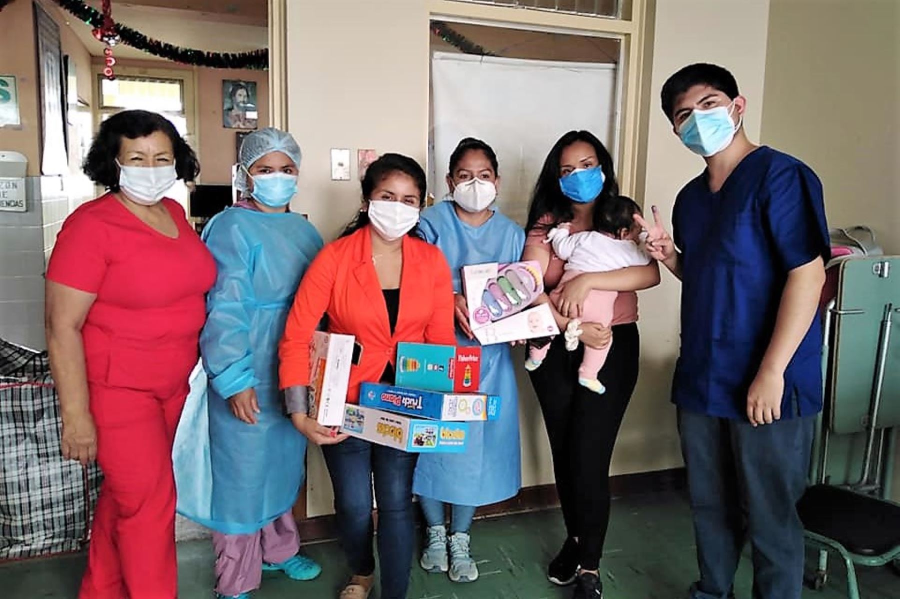 Ninos Hospitalizados En Nuevo Chimbote Reciben Regalos De Los Reyes Magos Noticias Agencia Peruana De Noticias Andina