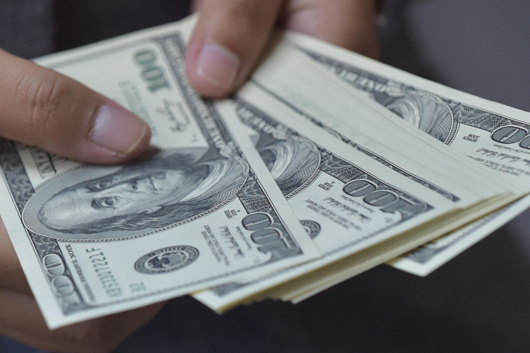 Dólares. Foto: AFP