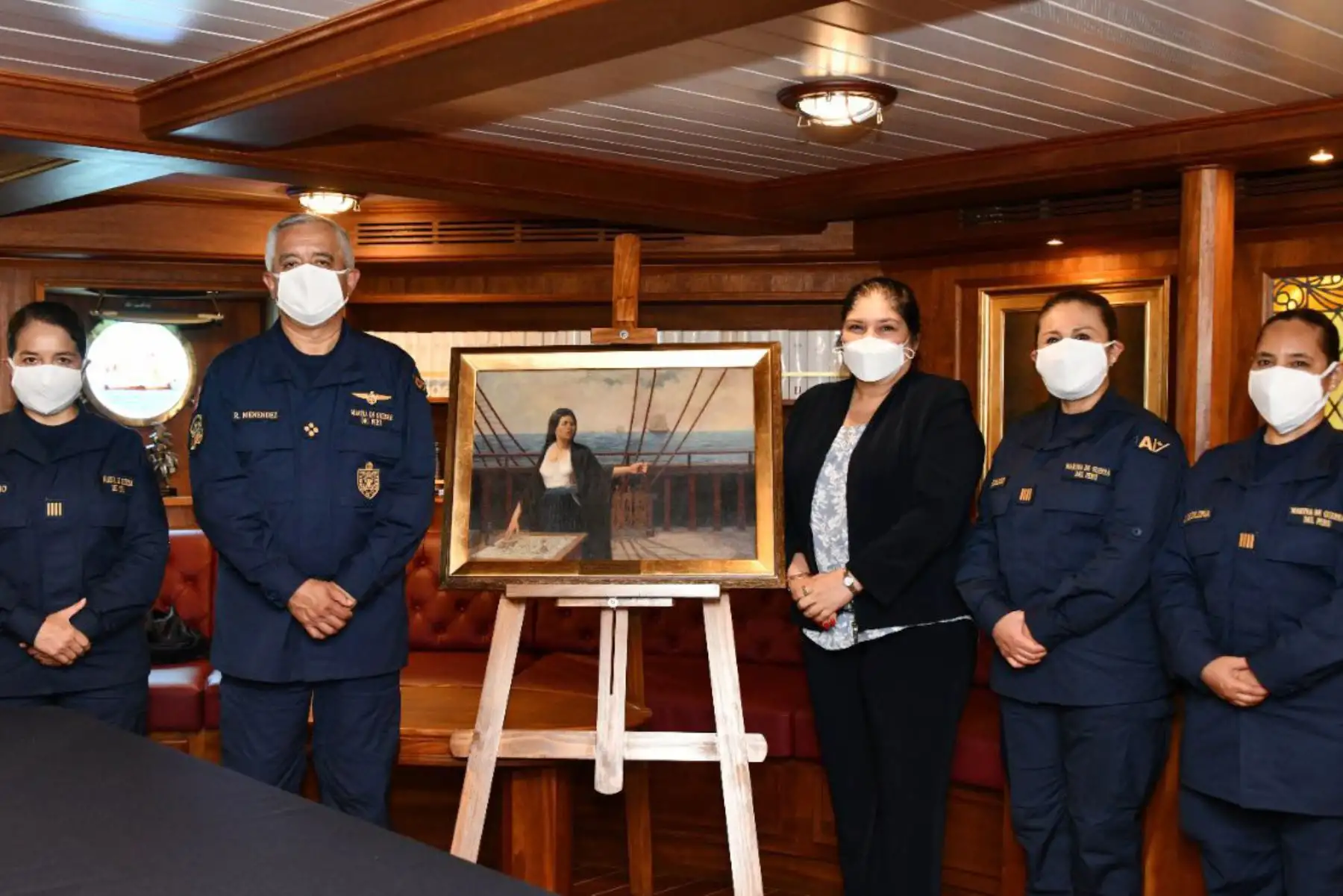 Ministra de Defensa, Nuria Esparch devela el cuadro de Isabel Barreto la única mujer al mando de una expedición naval durante los viajes de descubrimiento y conquista del siglo XVI.
Foto: Mindef