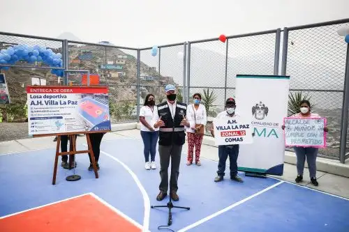 En el asentamiento humano, Villa La Paz, inauguró una losa deportiva, cuya nversión fue de S/ 404 mil. ANDINA/Municipalidad de Lima