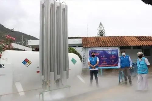 El isotanque de oxígeno fue entregado por la empresa Praxair, bajo la modalidad de comodato (cesión en uso), y en contraparte la Red Asistencial de EsSalud se encargó de financiar el transporte y la instalación del mismo.