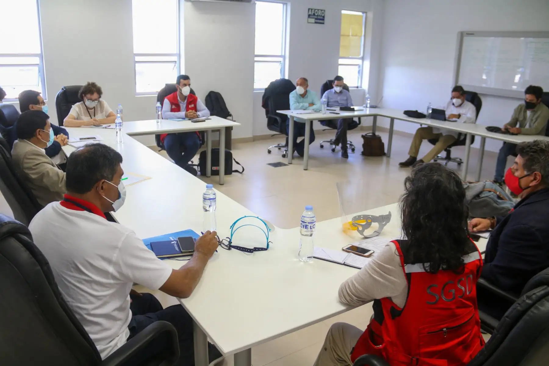 Con la finalidad de elaborar el reglamento de la Ley del Régimen Laboral Agrario, el ministro de Trabajo y Promoción del Empleo, Javier Palacios, participó de la mesa de diálogo que se desarrolló en la región Ica con representantes de trabajadores agrarios. Foto: @MTPE_Peru
