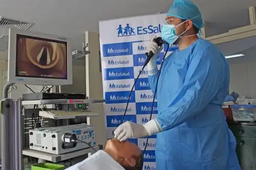 Afección provocada por intubación prolongada es una de las más frecuentes en pacientes que superaron el coronavirus. Foto: ANDINA/Difusión