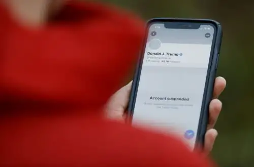"¡No nos silenciarán!", exclamó Trump en un comunicado distribuido por la Casa Blanca después de que Twitter anunciara que le había privado definitivamente de su cuenta personal en la red social, @realDonaldTrump. Foto: AFP