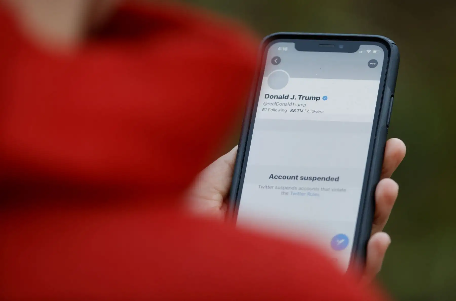 "¡No nos silenciarán!", exclamó Trump en un comunicado distribuido por la Casa Blanca después de que Twitter anunciara que le había privado definitivamente de su cuenta personal en la red social, @realDonaldTrump. Foto: AFP