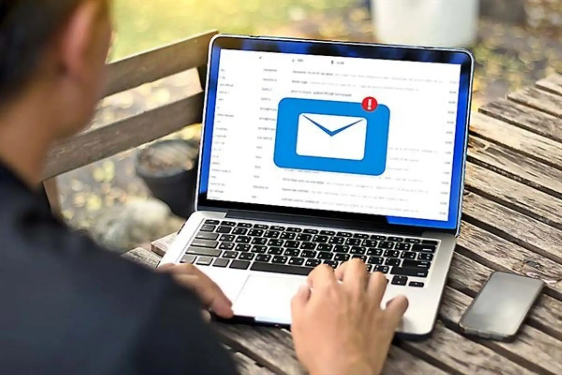 Sigue estas recomendaciones para no ser víctima de un correo falso