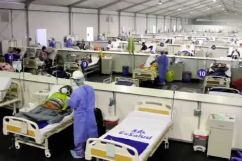 Con el fin de ampliar los servicios de salud ante la posibilidad de una segunda ola, el Seguro Social de Salud (EsSalud) instalará próximamente diez hospitales de contingencia, cada uno debidamente equipado y con personal especializado, para la atención de pacientes diagnosticados con covid-19 en diversas regiones del país. Foto: EsSalud